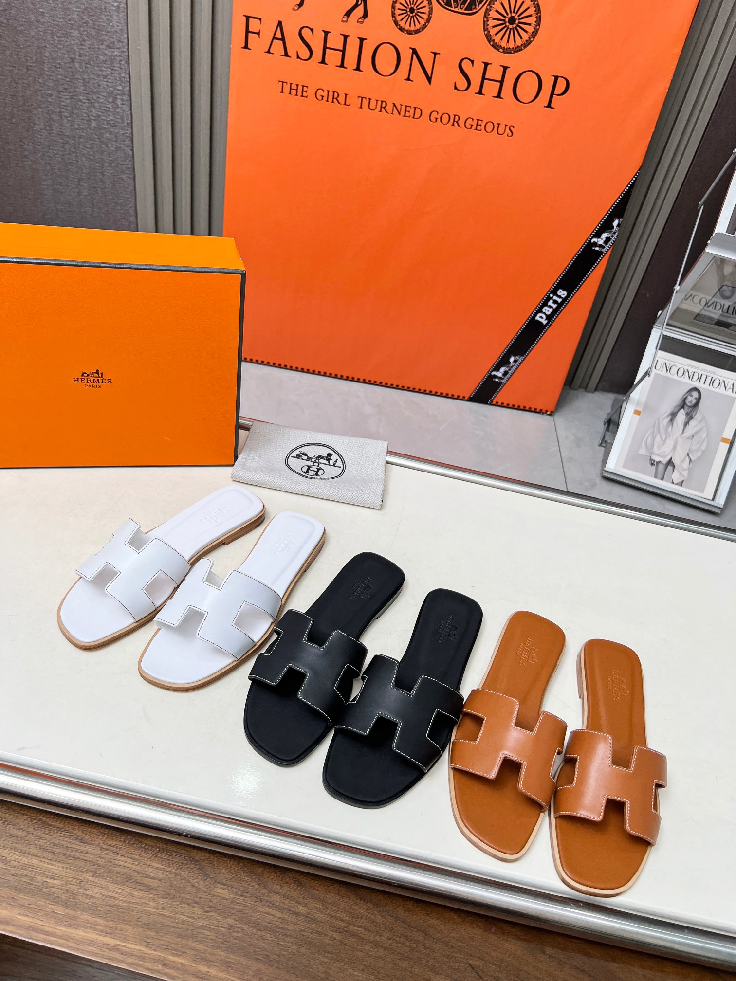 NO:469031,Hermès classic model, upgraded style and workmanship materials. Hermes market's highest version of pure handmade shoes, top-level product Hermès slippers ————————————————————————————————————————————————————————————————————————————————————————————————————————————————————————————————————————————————————————————————————————————————————————————————————————————————————  High-end customization, exclusive products, the industry's highest version uses Hermers upper imported cowhide + original custom-made Italian double genuine leather sole (pursuing top walking comfort) ~~ Packaging full set of original packaging ━━━━━━━━━━━━ size35-41 (42,43) custom-made non-return) genuine leather sole, slippers, hermes, hermes, slippers, cowhide, Leather soles19860909Hermès经典款 ,版型做工材料升级. Hermes市场最高版本纯手工鞋 顶级产品爱马仕拖鞋 ——————新款原版一样, 师傅级纯手工打造 ！高端定制,独家产品,行业最高版本采用Hermers鞋面意大利进口牛皮+原版订制级意大利双成真皮大底（追求顶级行走舒适度）～～ 包装全套原包装━━━━Hermes━━━━━ size35-41（42,43）定做不退换）真皮底,拖鞋,hermes,hermes,slippers,cowhide,Leather soles,Women's Shoes