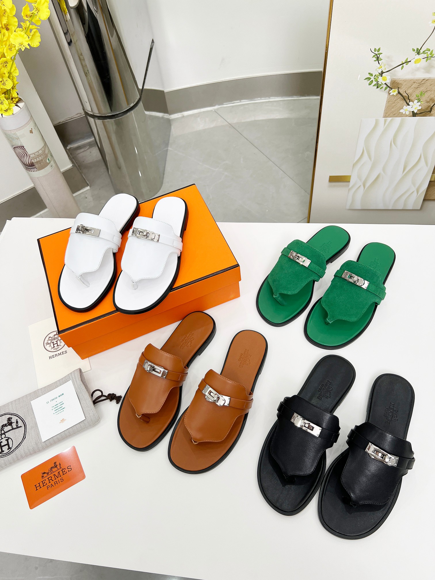 NO:264859,Hermes original purchase and development Daily home travel and vacation essential artifacts for spring and summer. High-end quality Number of codes: 35-40 (can be customized for 41/42) Leather soles, split-toe shoes, hermes, hermes19860909Hermes爱马仕 原版购入开发 日常居家 旅游度假都 春夏必备神器 .高端品质 码数:35-40（41/42可定做） 皮底,分趾鞋,hermes,hermes,Women's Shoes