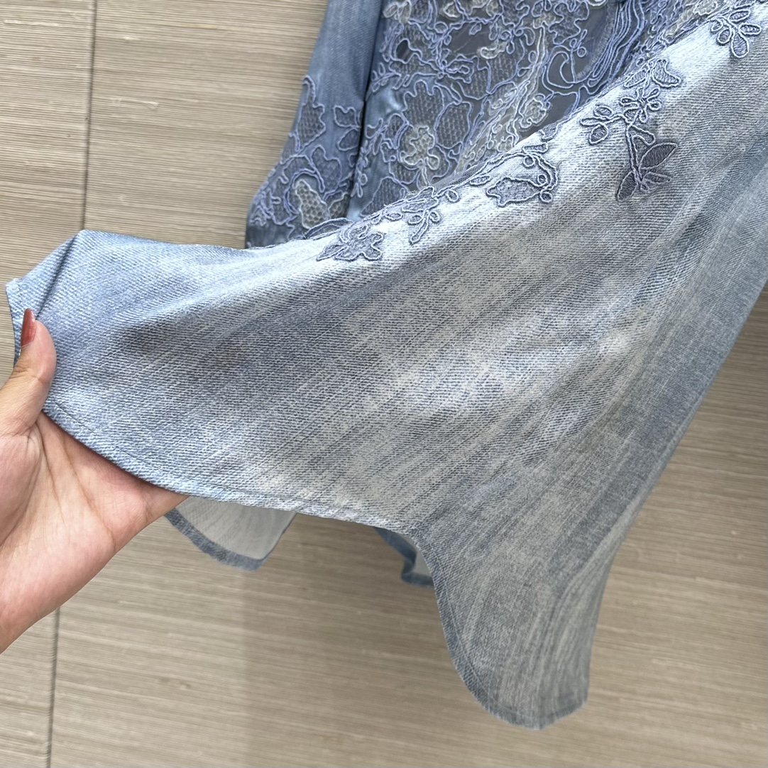 Ermanno Scervino Spring/Summer 24 Collection: Luxury Female Suit with Hand-Carved Details - 图片 7