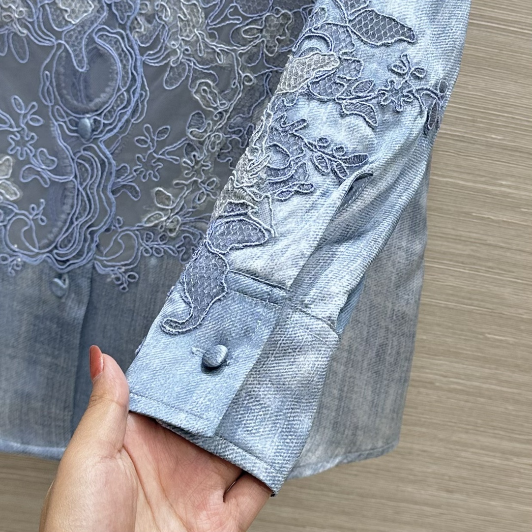 Ermanno Scervino Spring/Summer 24 Collection: Luxury Female Suit with Hand-Carved Details - 图片 6