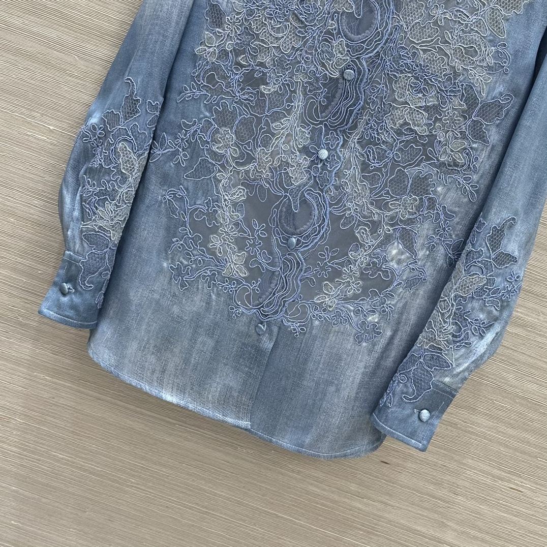 Ermanno Scervino Spring/Summer 24 Collection: Luxury Female Suit with Hand-Carved Details - 图片 5