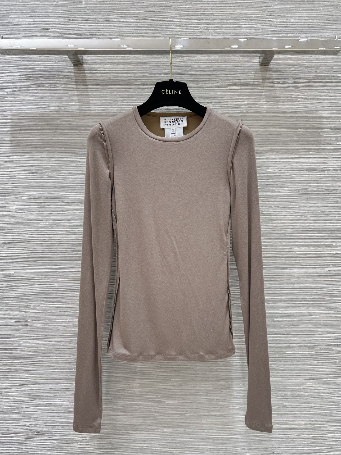 MM6 MAGELLA 24 Autumn Collection: First-Hand Female Suit, Rich in White Luxury - 图片 1