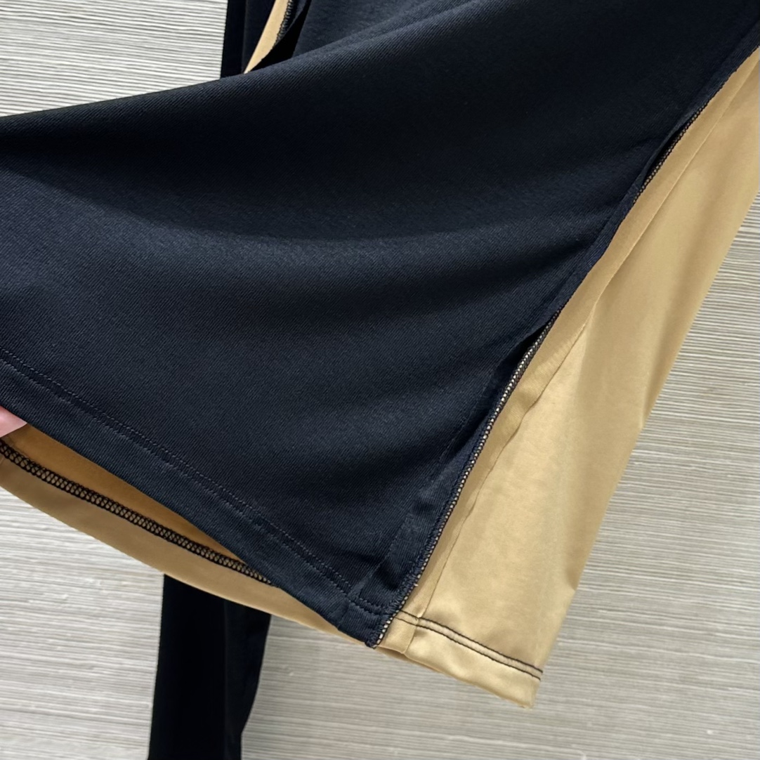 MM6 Magella 24 Autumn Collection: Luxurious Female Suit with Unique Design - 图片 6