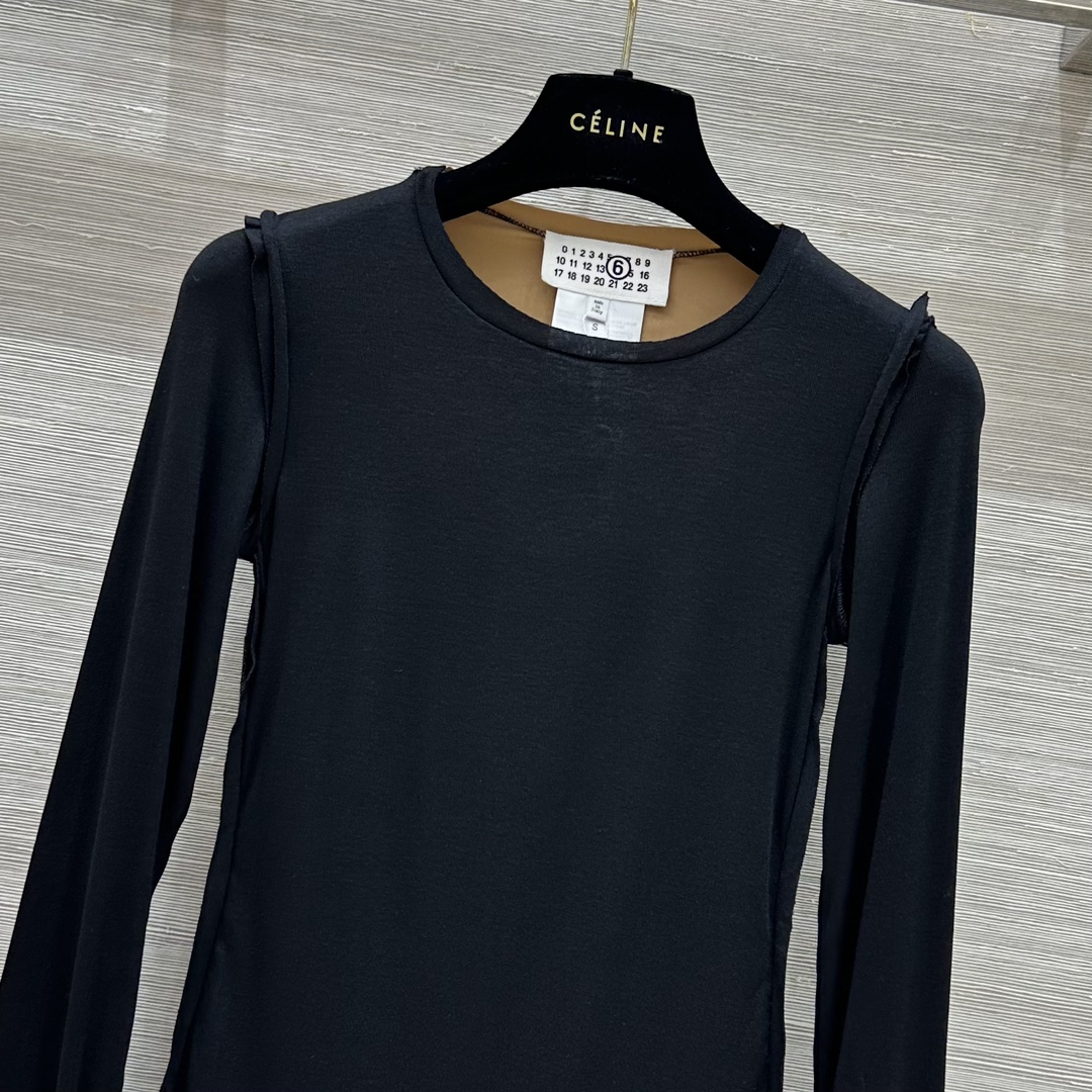 MM6 Magella 24 Autumn Collection: Luxurious Female Suit with Unique Design - 图片 2