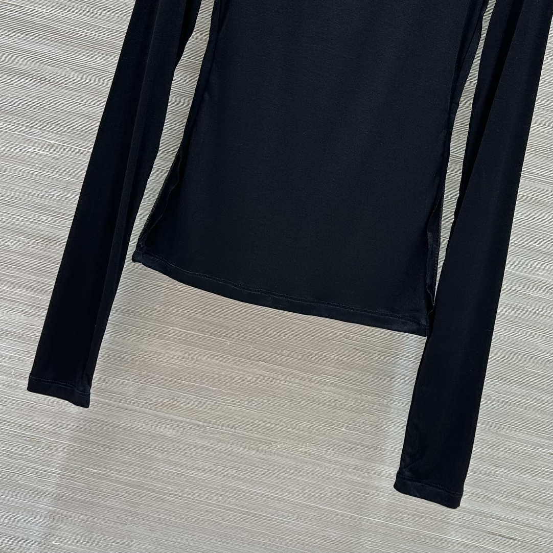 MM6 Magella 24 Autumn Collection: Luxurious Female Suit with Unique Design - 图片 4