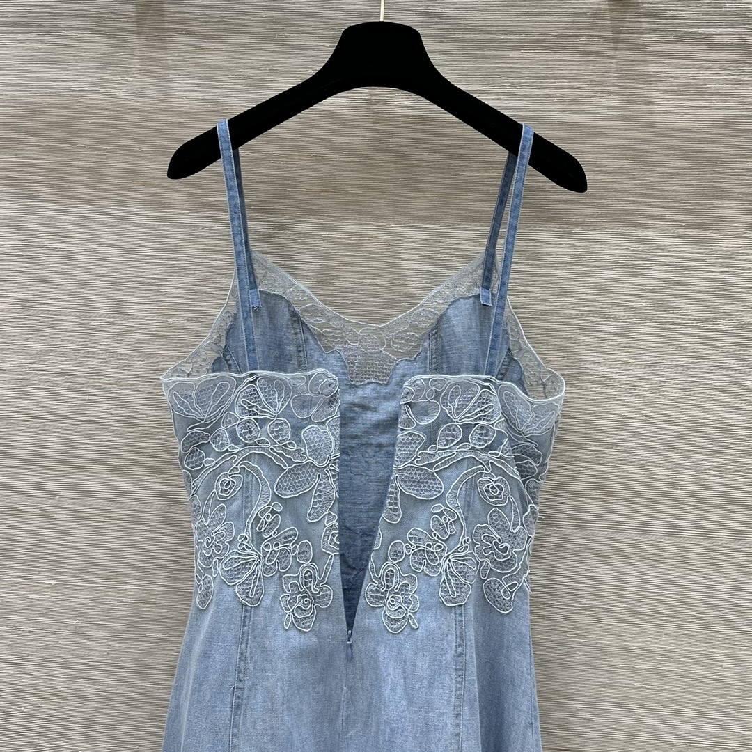 Exclusive Launch: Ermanno Scervino 24th Autumn Collection – Hand-Carved Lace, Romantic Embroidered Cowboy Thongs - 图片 9
