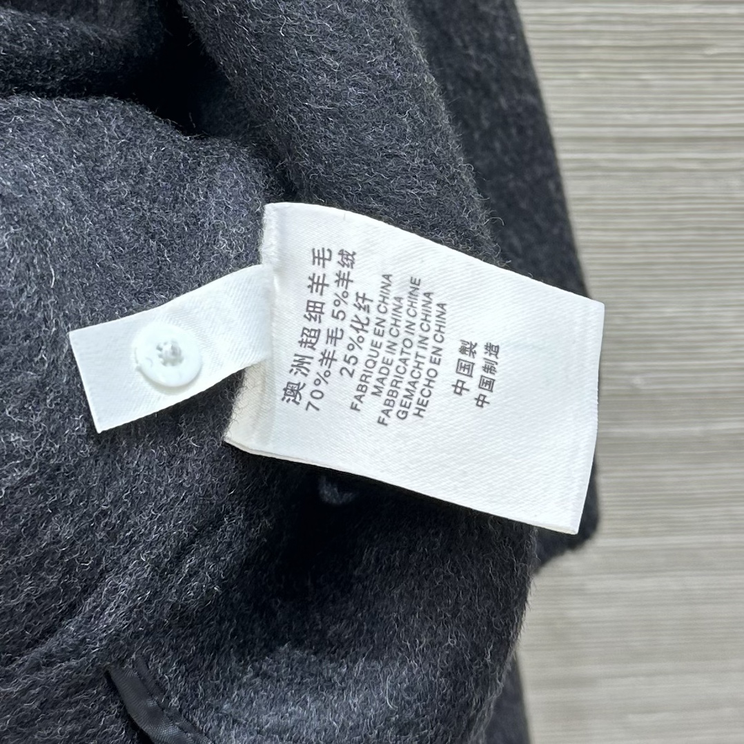 Exclusive Launch: Handmade Cashmere Coat with Retro-Fashion Caps and Swiss Fabric Process - 图片 7