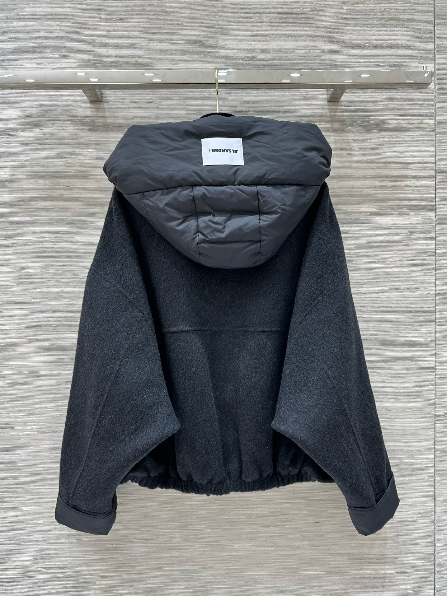 Exclusive Launch: Handmade Cashmere Coat with Retro-Fashion Caps and Swiss Fabric Process - 图片 8