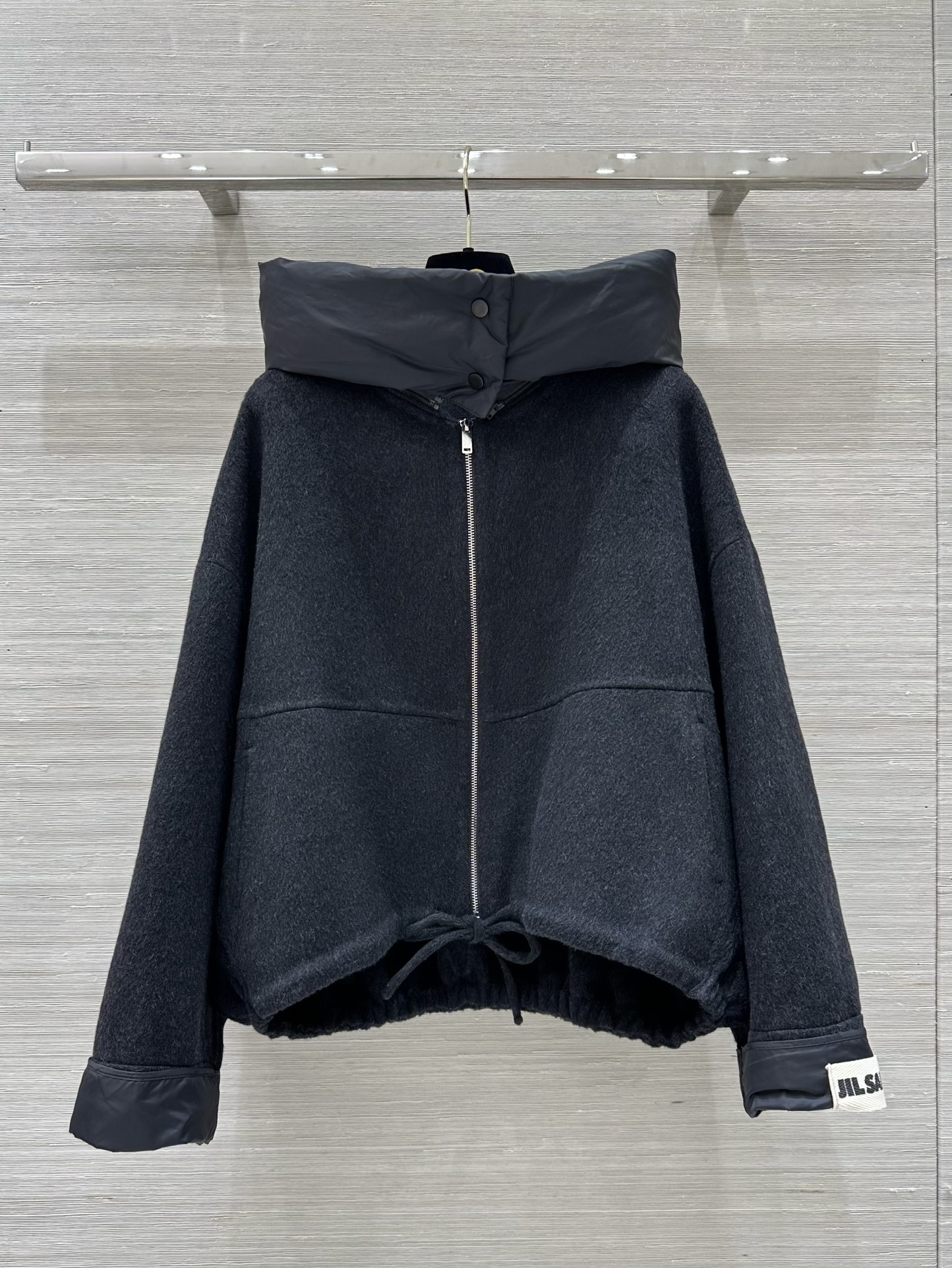 Exclusive Launch: Handmade Cashmere Coat with Retro-Fashion Caps and Swiss Fabric Process - 图片 1