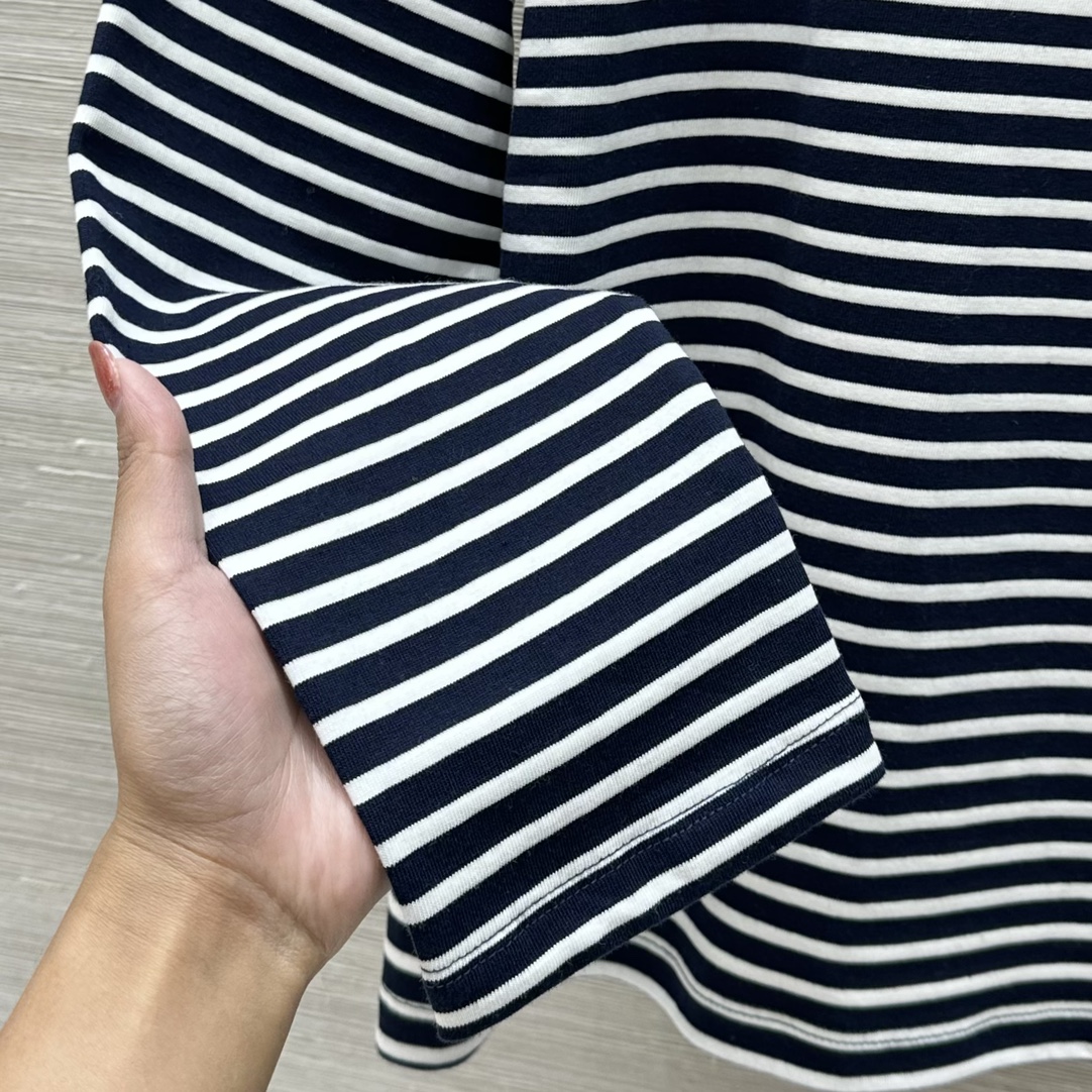 “Unique Launch: Retro Striped T-shirt with Stereo Embroidery in Pure Cotton” - 图片 6