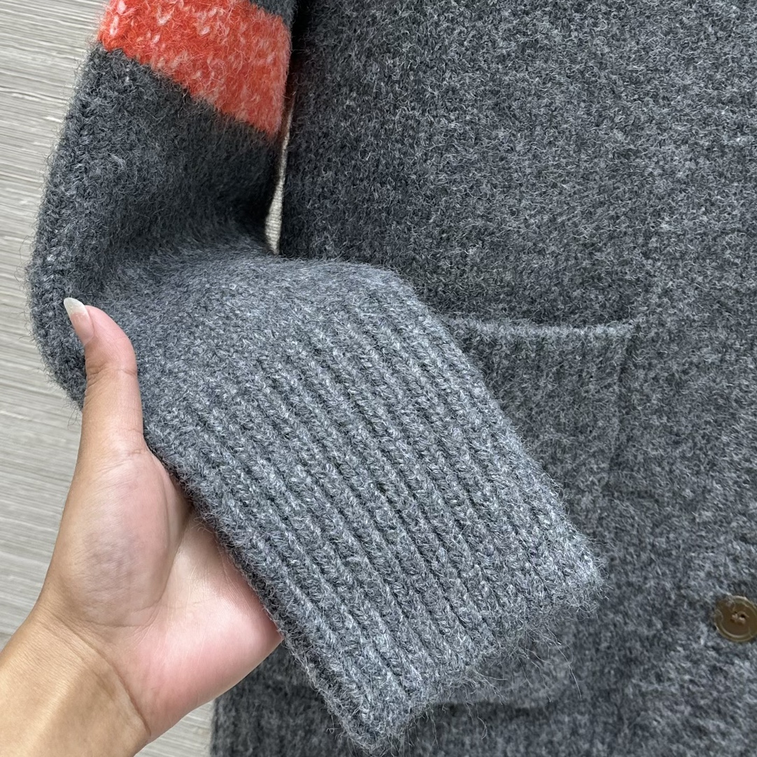 “Versatile Woolen Jackets and Soft Teddy Bears: One-Size-Fits-All Fashion Delights” - 图片 6
