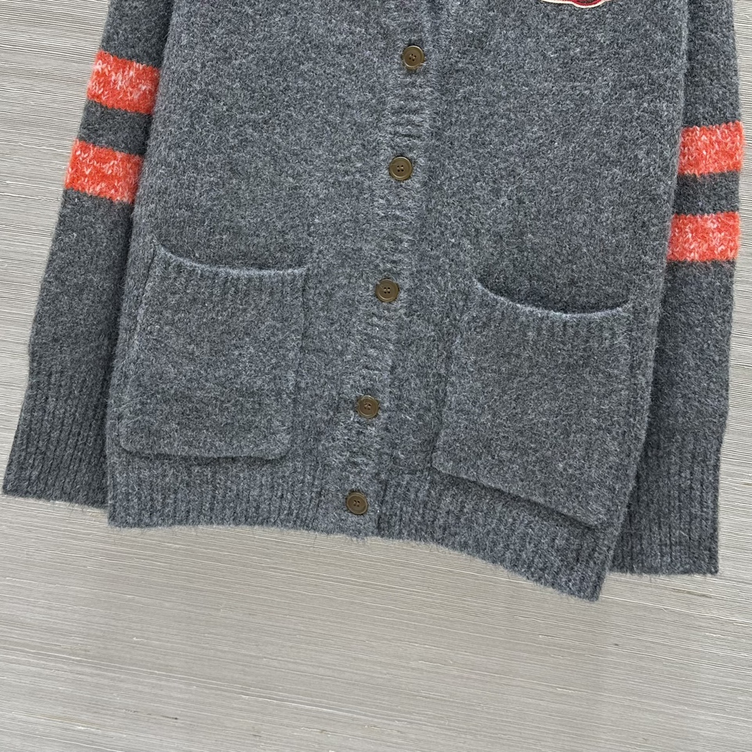 “Versatile Woolen Jackets and Soft Teddy Bears: One-Size-Fits-All Fashion Delights” - 图片 5
