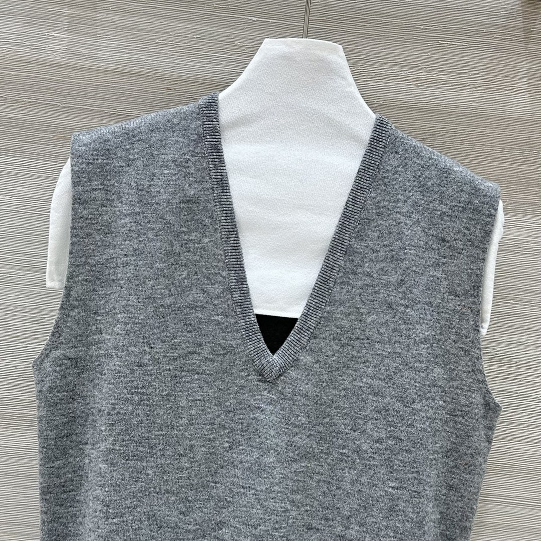 High-Quality Single-Mode Wool V-Collar Women’s Suit in Three Colors - 图片 2