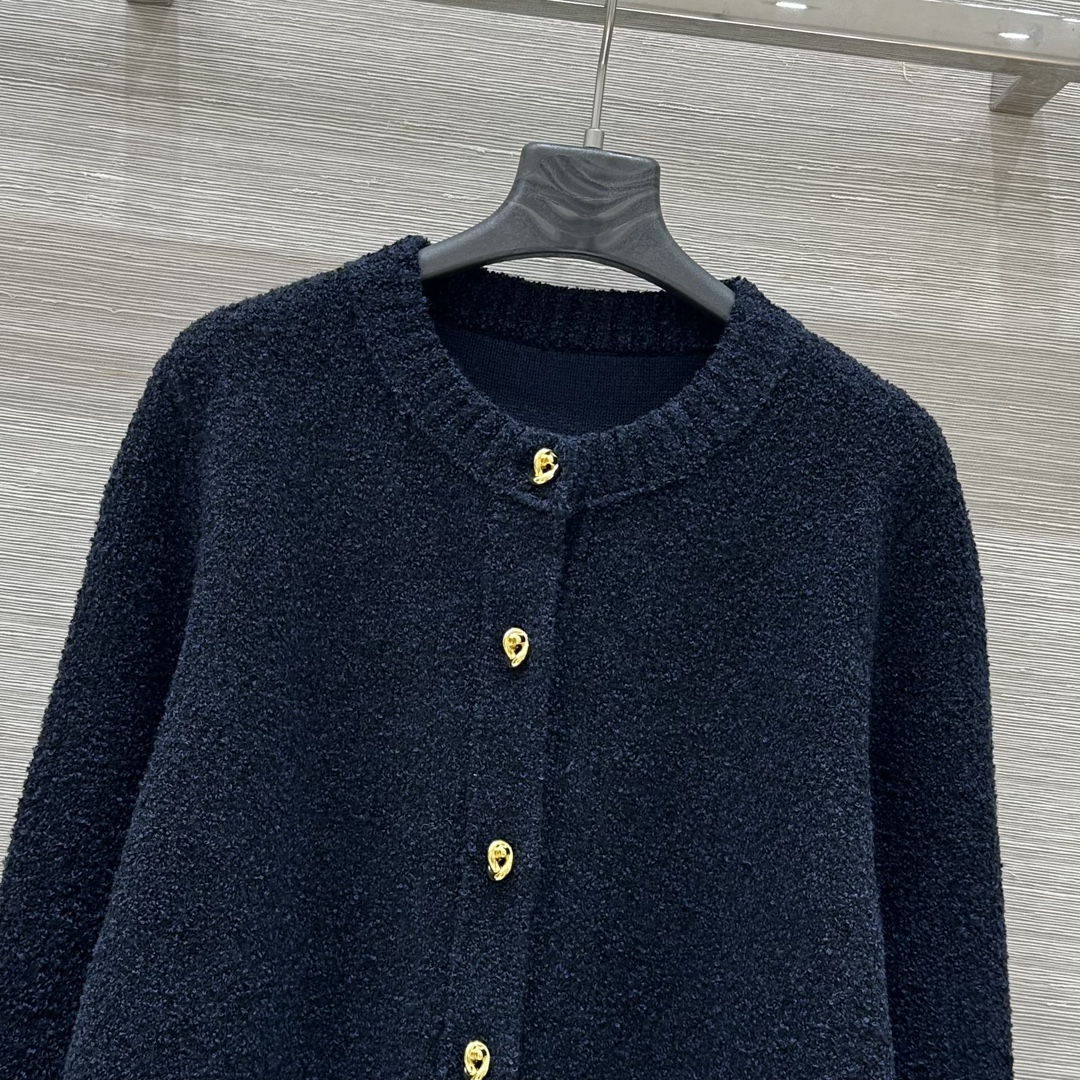 High-End Single-Size Female Suit: Exclusive BV 24 Fall Winter Collection - 图片 3