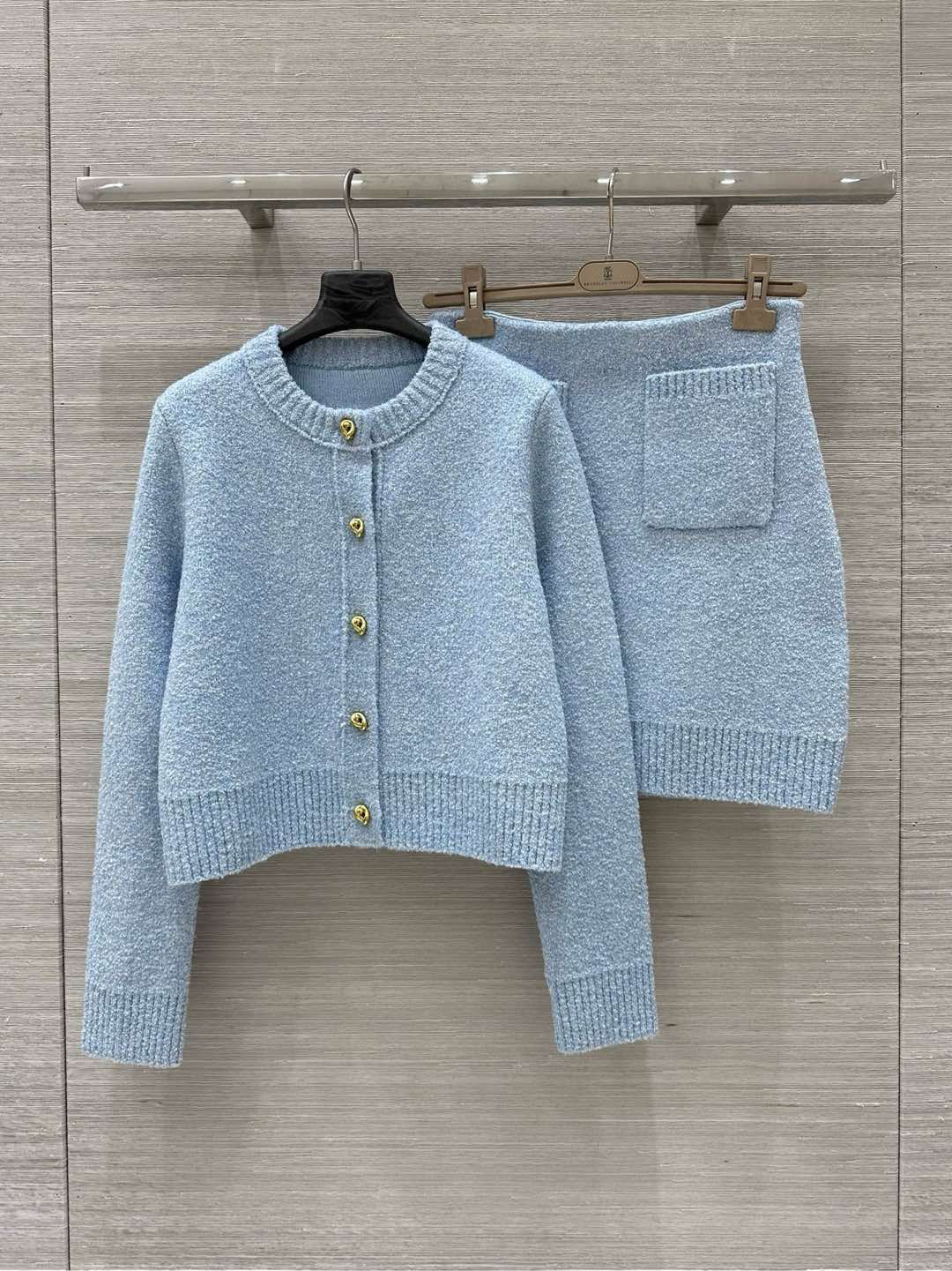 High-End Single-Size Female Suit: Fall-Winter Collection Highlights - 图片 1