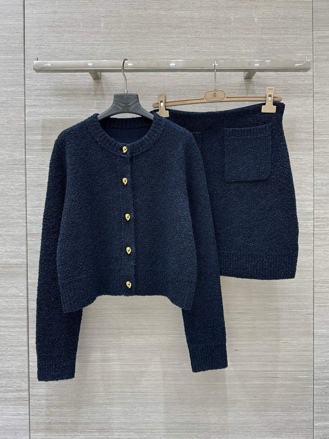 High-End Single-Size Female Suit: Exclusive BV 24 Fall Winter Collection