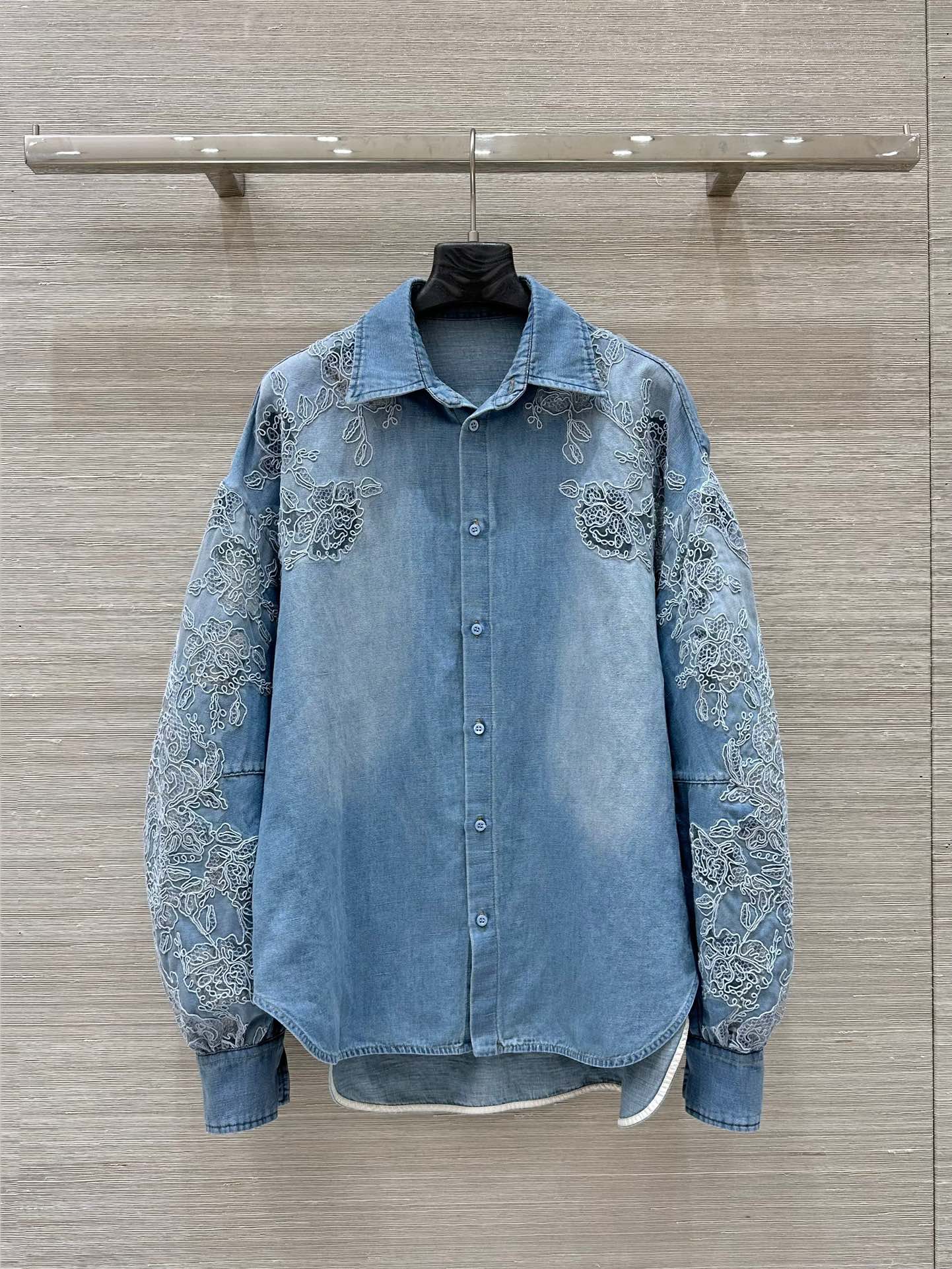 Stylish Cowboy Shirt with Hand-Carved Laces and Custom 3D Details - 图片 1
