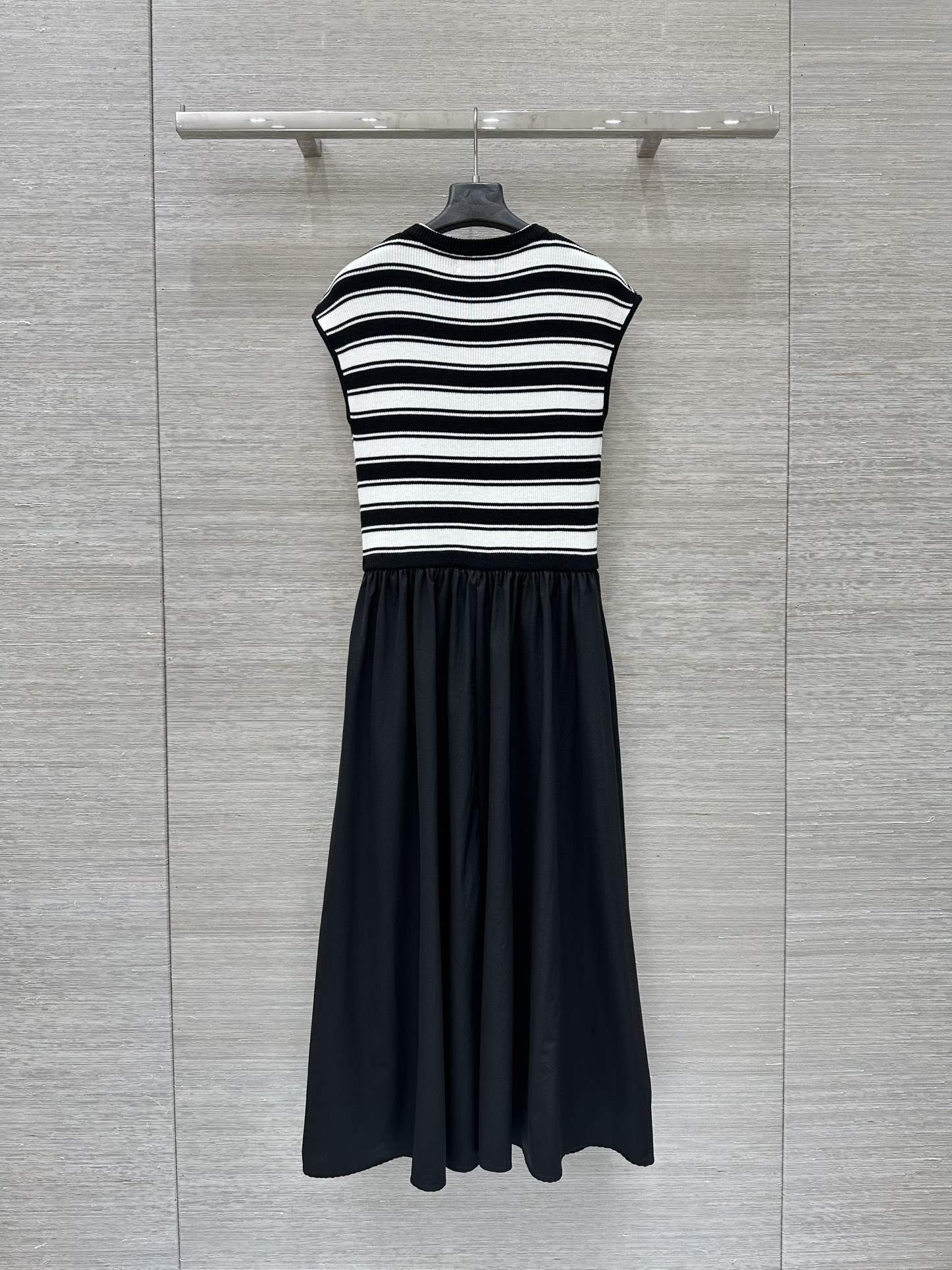 New Package Woman’s Dress: Summer Collection with Classic Design and Quality Details - 图片 9