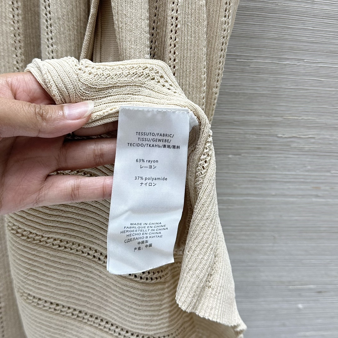 Trendy Women’s Suit Collection with New 25-Year-Old Product – Sizes 36-40. - 图片 8