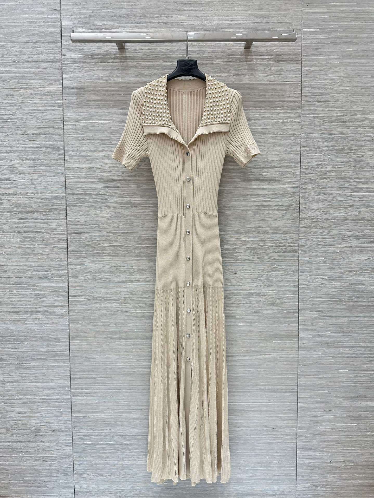 Trendy Women’s Suit Collection with New 25-Year-Old Product – Sizes 36-40. - 图片 1