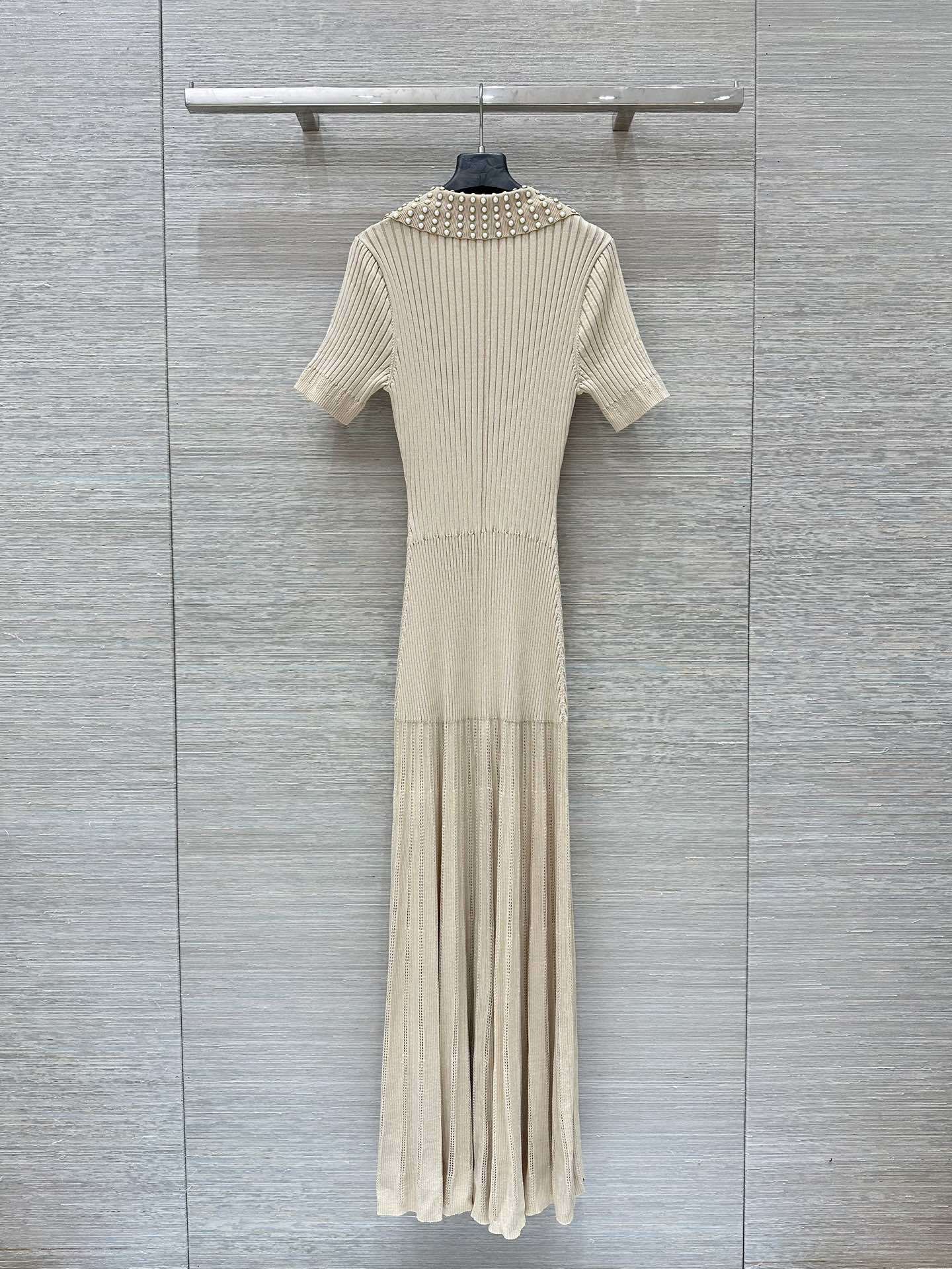 Trendy Women’s Suit Collection with New 25-Year-Old Product – Sizes 36-40. - 图片 9