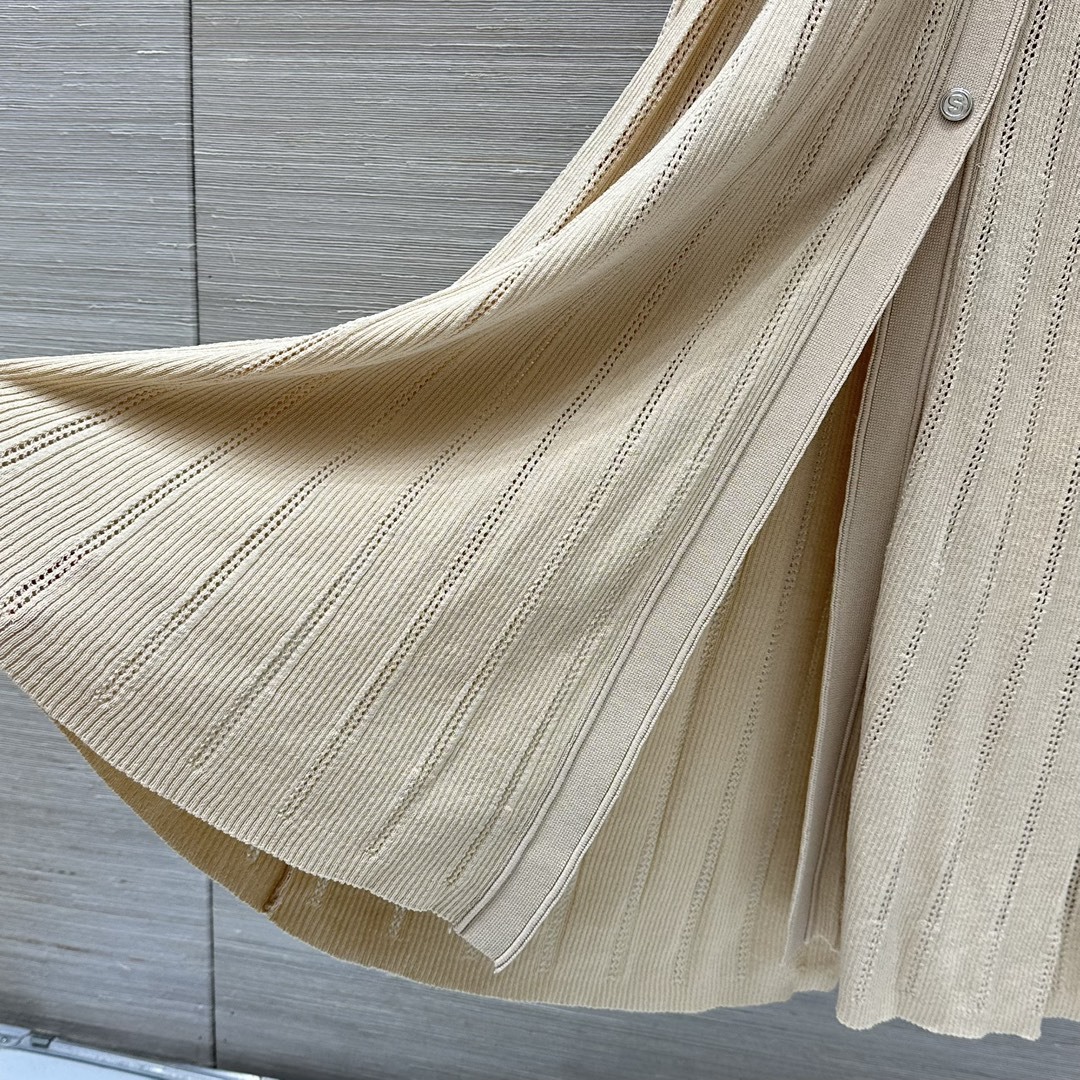 Trendy Women’s Suit Collection with New 25-Year-Old Product – Sizes 36-40. - 图片 7