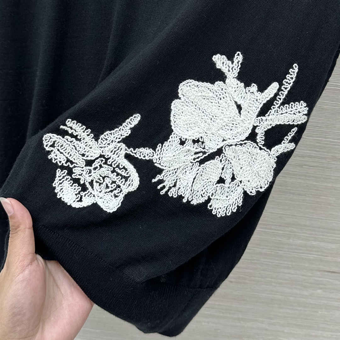 DG 25th Spring Women’s Suit: Elegant, Stylish, Soft Melinon Wool, Exclusive Design - 图片 7