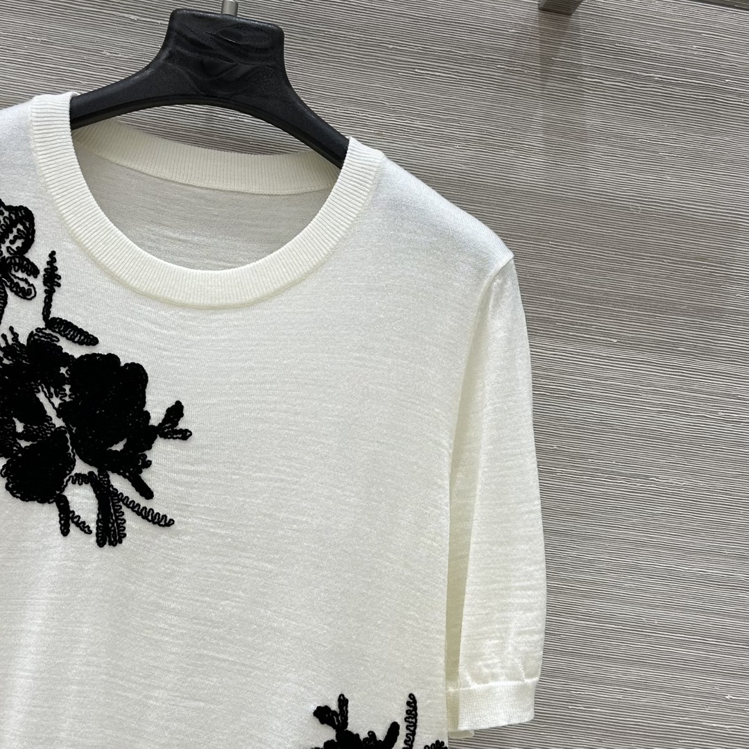 DG 25th Spring Women’s Suit: Soft Melinon Wool, Elegant Design, 36-40 Yards - 图片 4