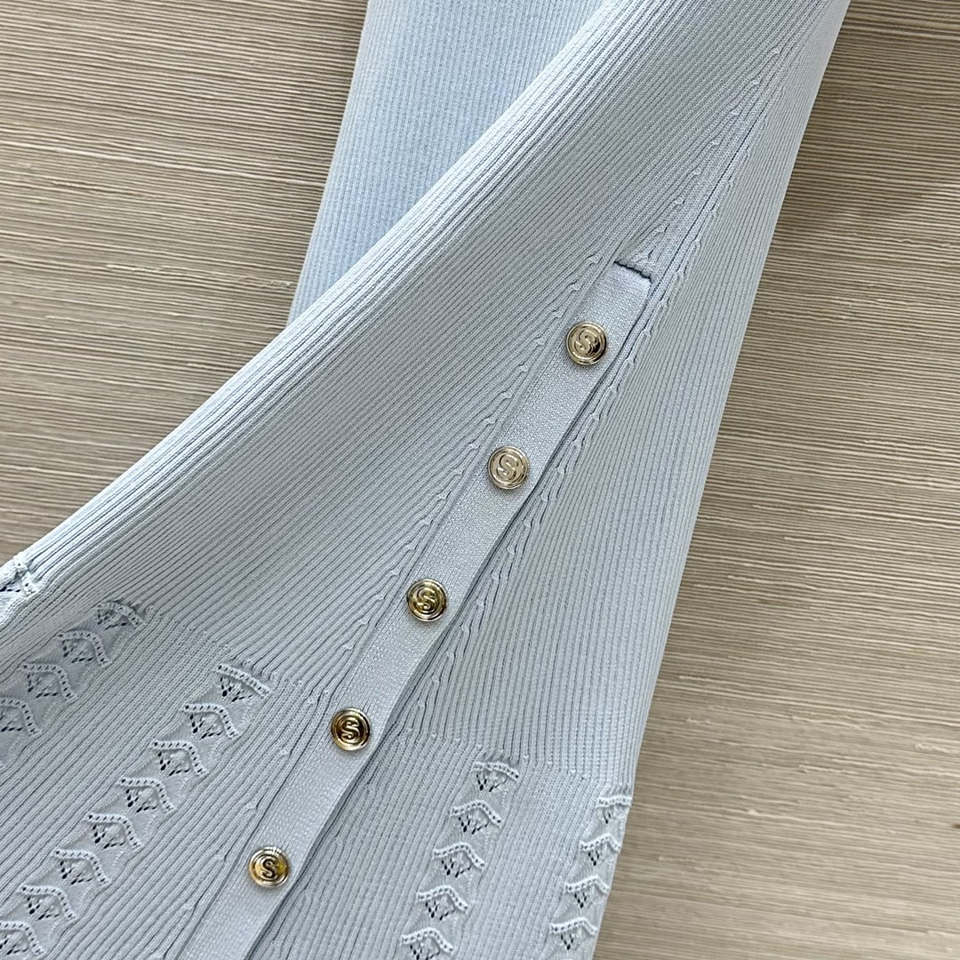 P794 Female Suit: Stylish One-Size-Fits-All with Custom Metal Buttons - 图片 6