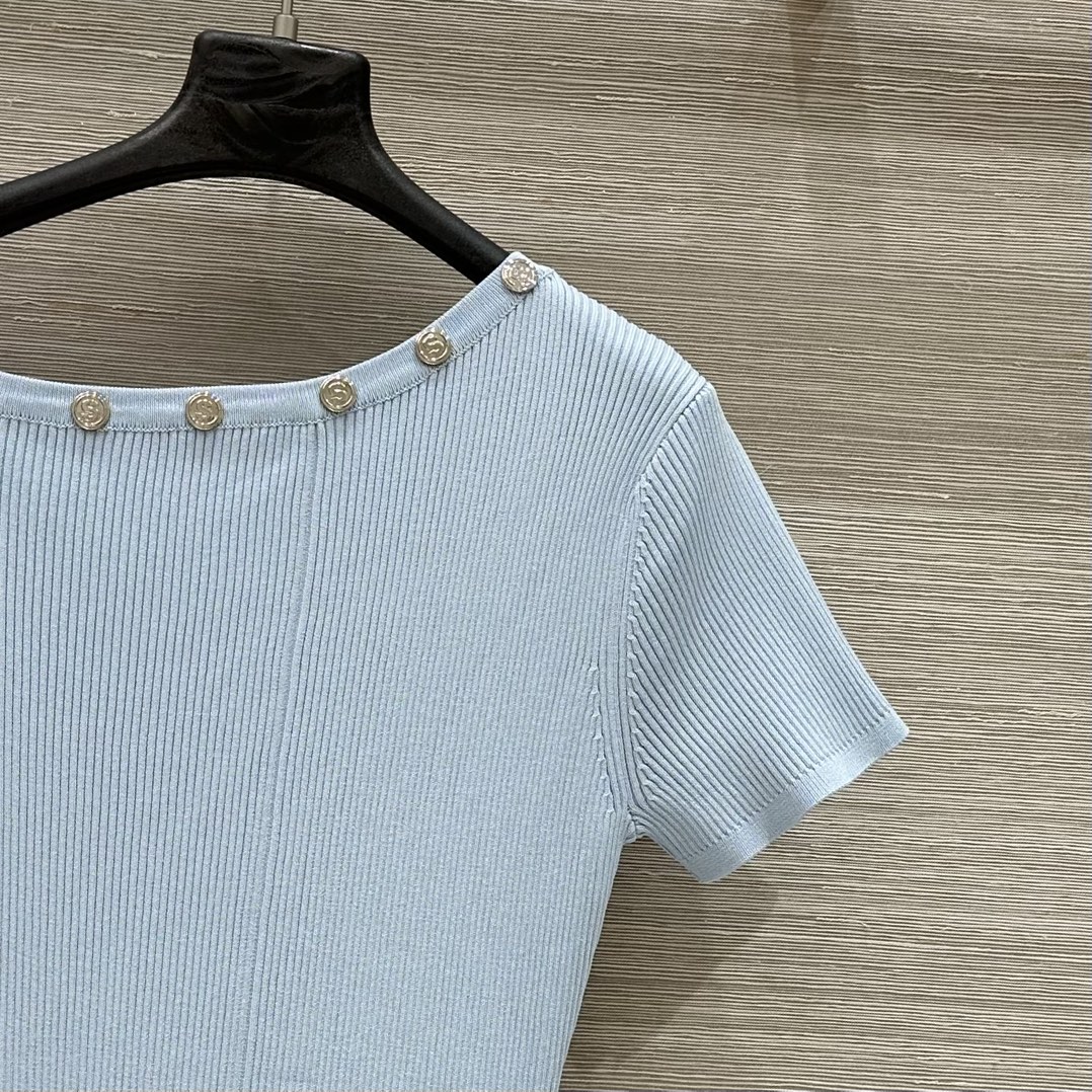 P794 Female Suit: Stylish One-Size-Fits-All with Custom Metal Buttons - 图片 4
