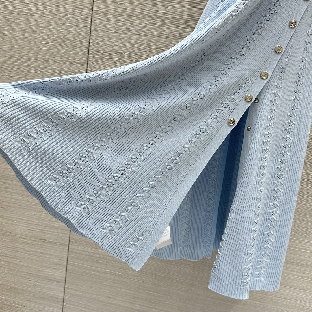 P794 Female Suit: Stylish One-Size-Fits-All with Custom Metal Buttons - 图片 7