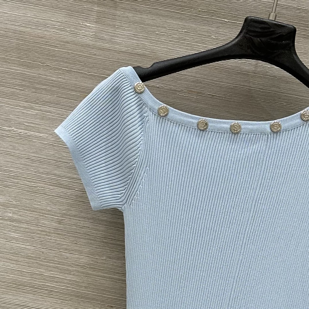P794 Female Suit: Stylish One-Size-Fits-All with Custom Metal Buttons - 图片 3