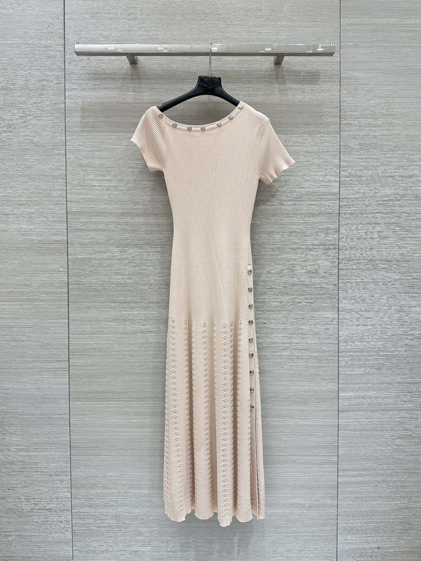 Fashion Recommendation: P794 Female Suit with Custom Metal Knitting Dress