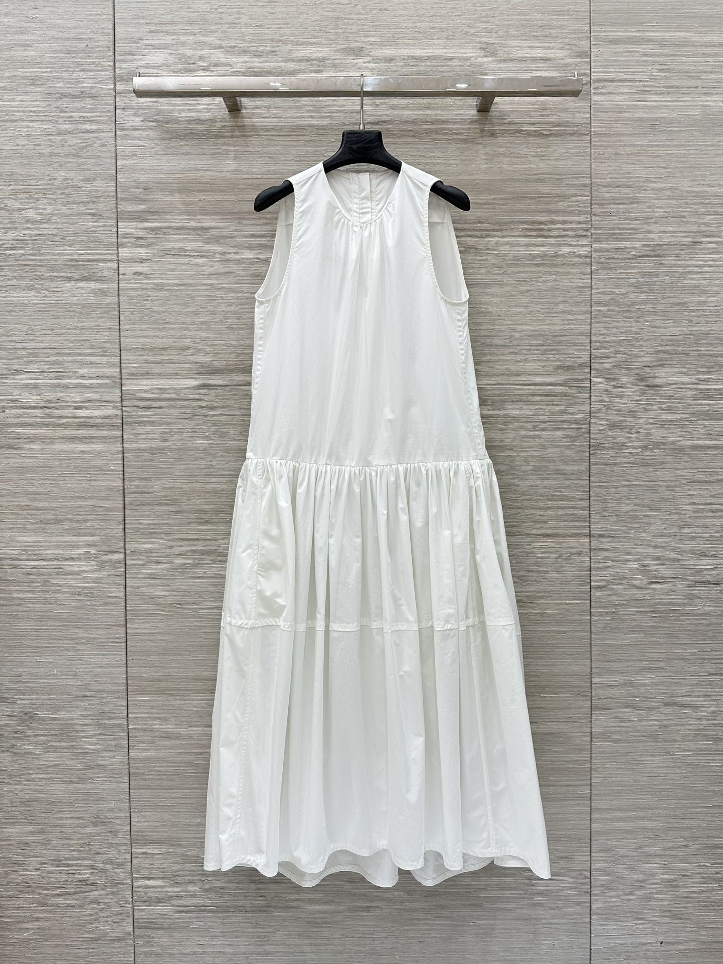 Review: P943 One-Size Vest Dress – High-Quality, Simple Design, Detailed Craftsmanship - 图片 1