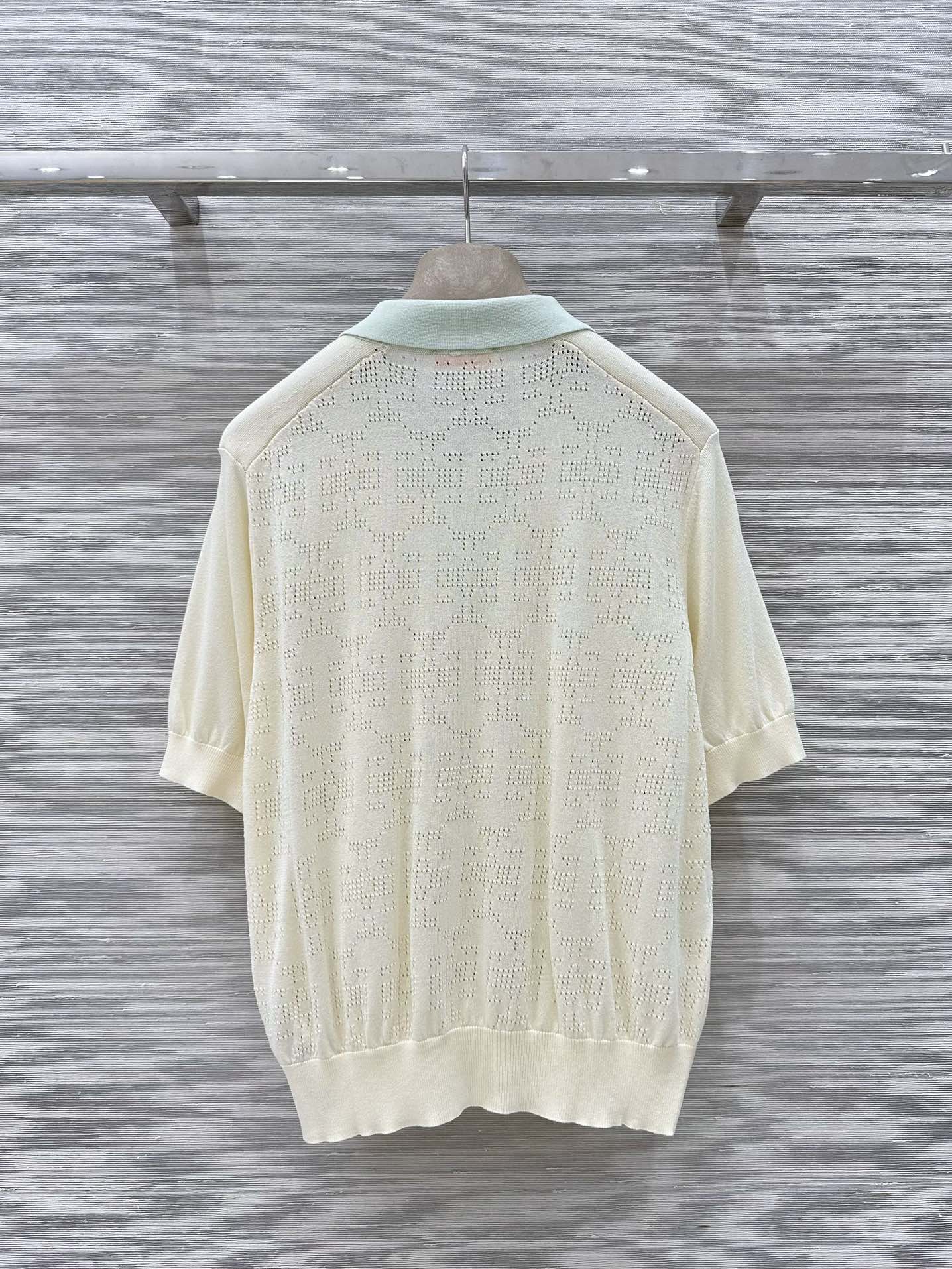 Tory Burch Spring/Summer Women’s Outfit Review: Classic Black Hook Design, Delicate Touch. - 图片 9