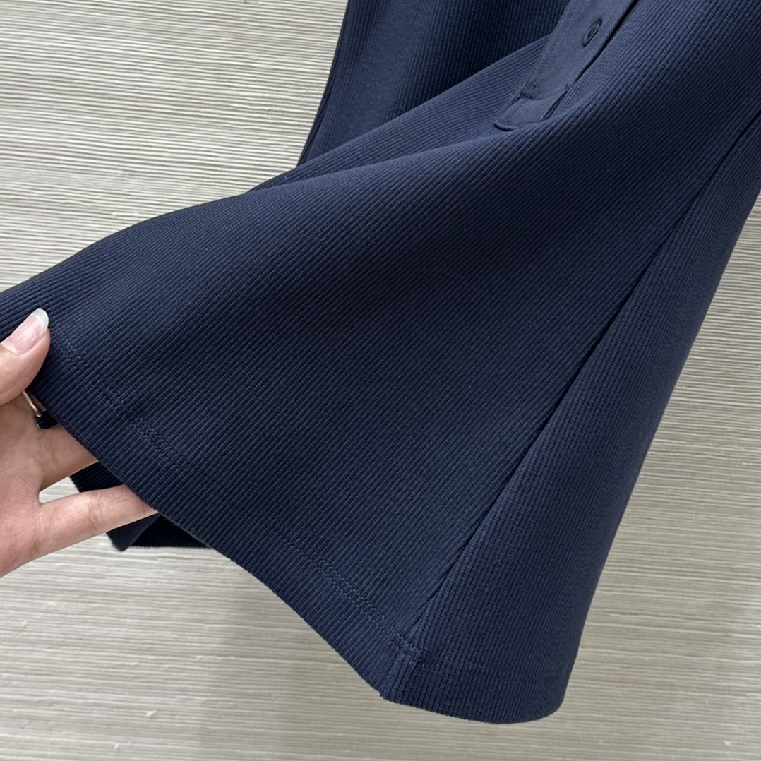 Exclusive Quality Control: Customized Cotton U-Collared T-Shirt for Summer Fashion - 图片 7