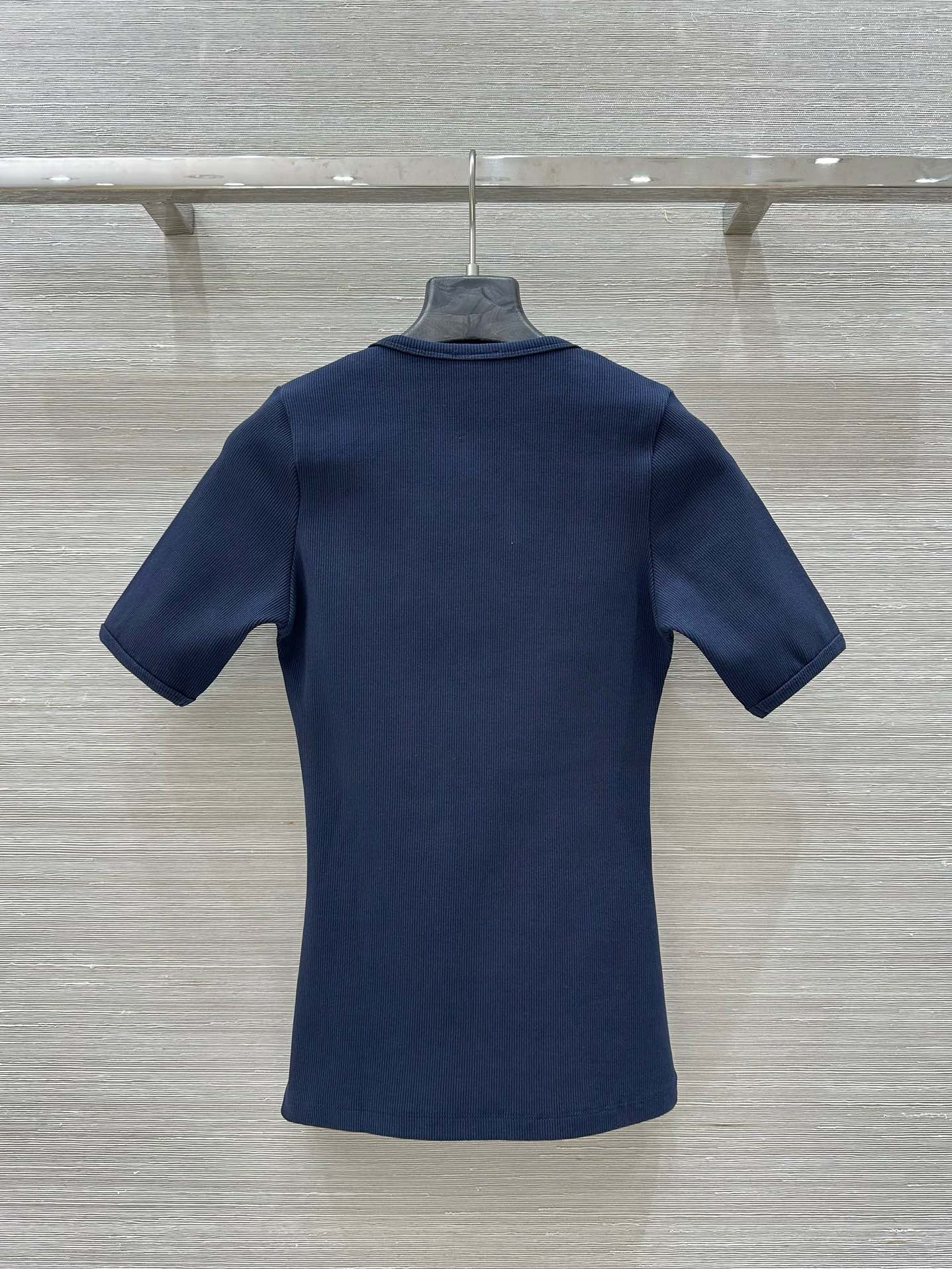 Exclusive Quality Control: Customized Cotton U-Collared T-Shirt for Summer Fashion - 图片 9