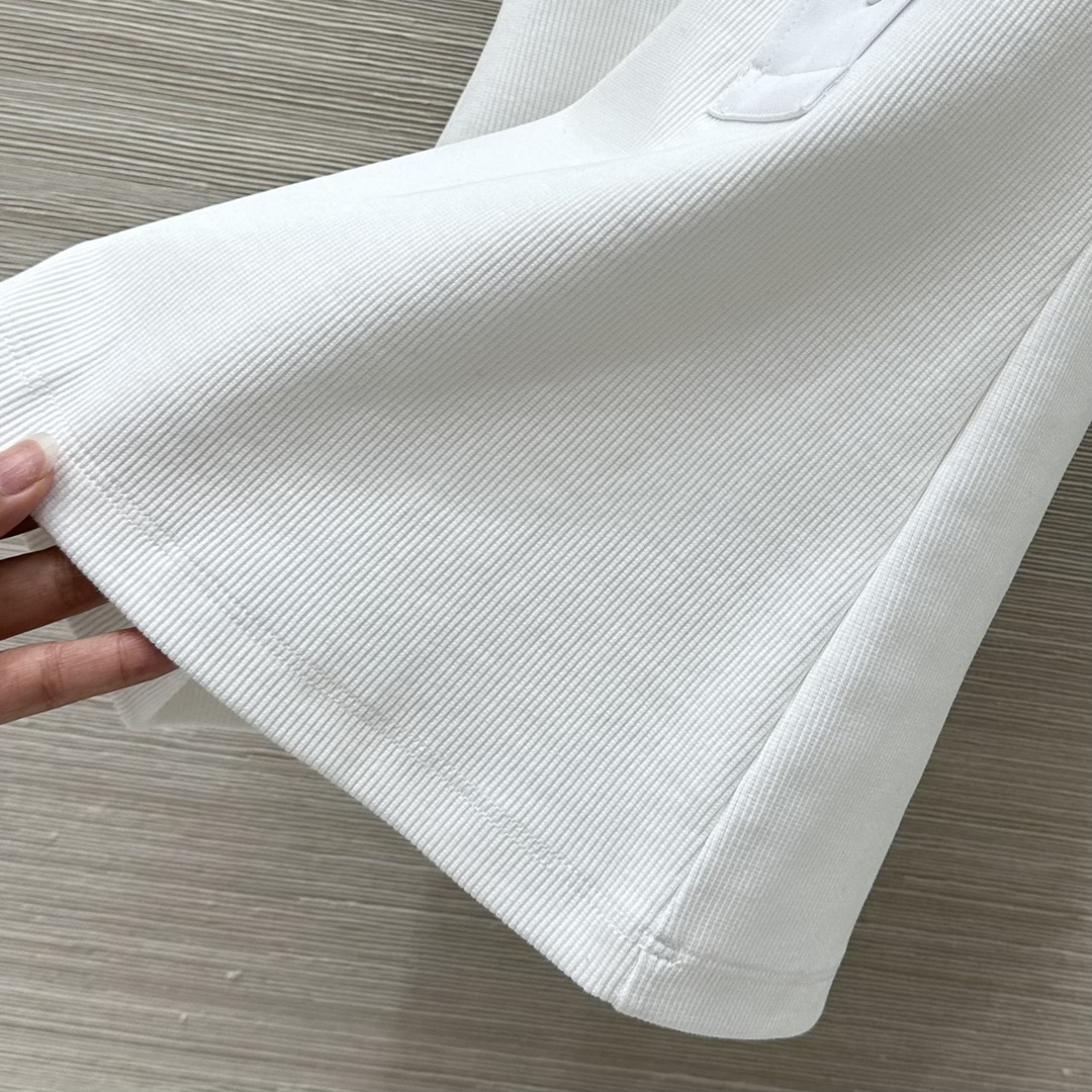 High-Quality Customized Cotton U-Collar T-Shirt Collection for Summer Fashionistas - 图片 7