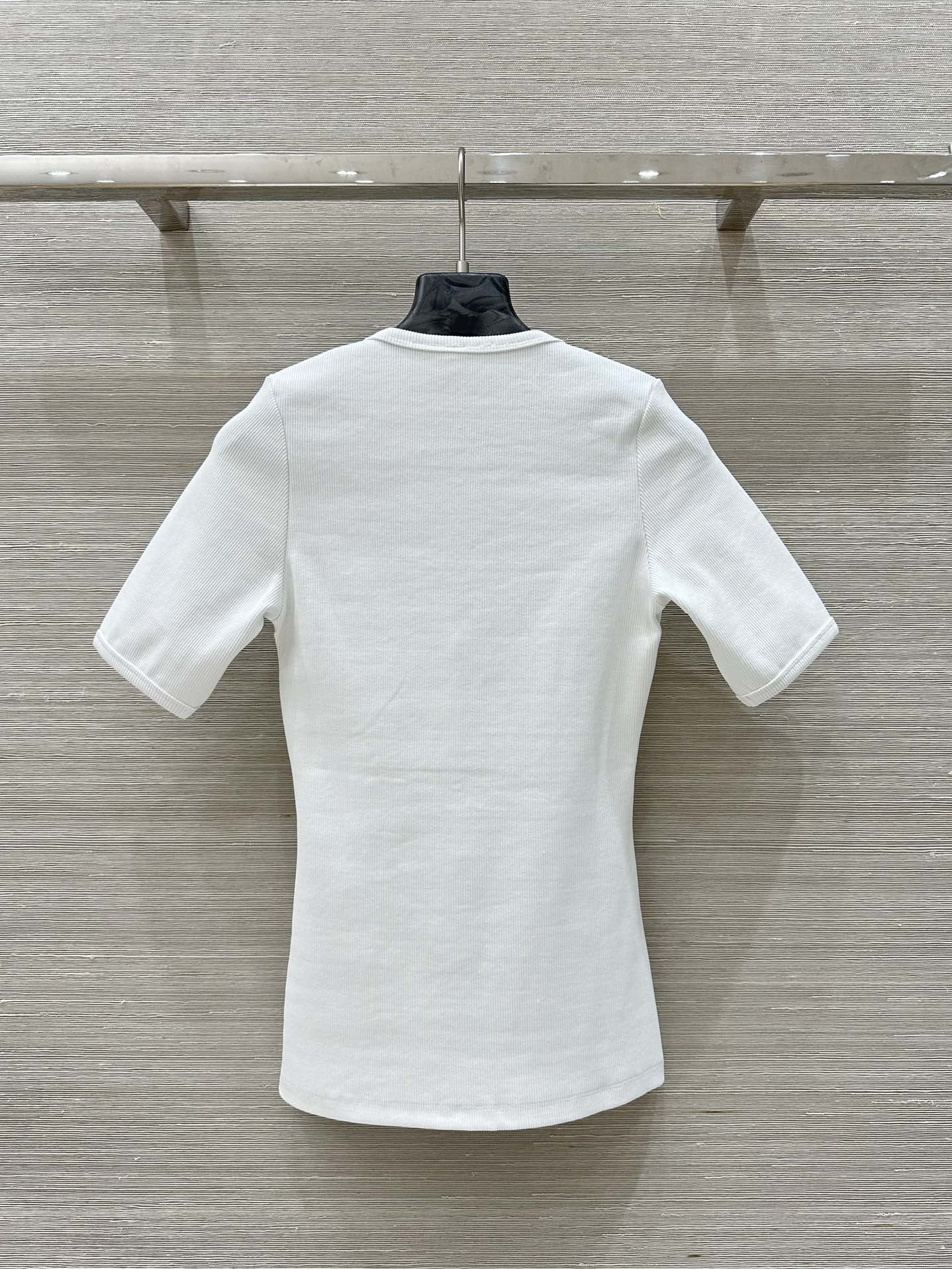 High-Quality Customized Cotton U-Collar T-Shirt Collection for Summer Fashionistas - 图片 9