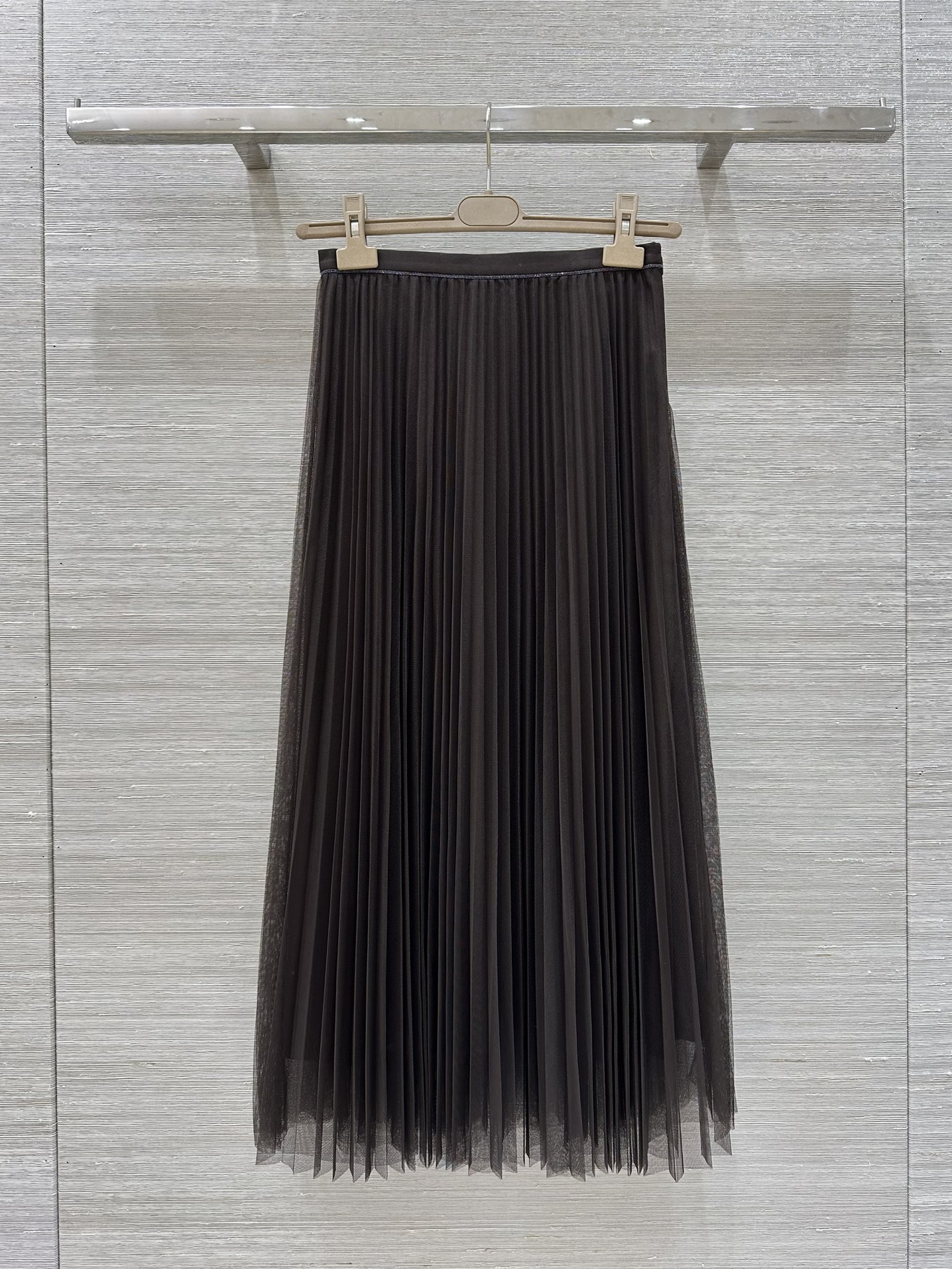 P794 One-Size-Fits-All Female Suit with Exclusive Waist Chain Design and Net Veil