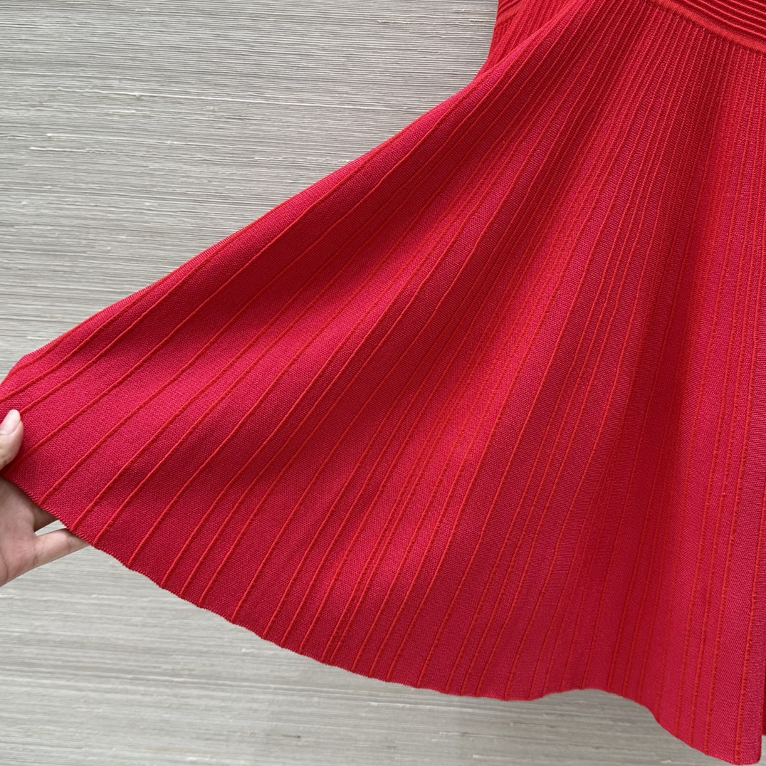 Balmain Original Quality Women’s Suit: French Sweet V-Neck Dress, Stylish Design. - 图片 6