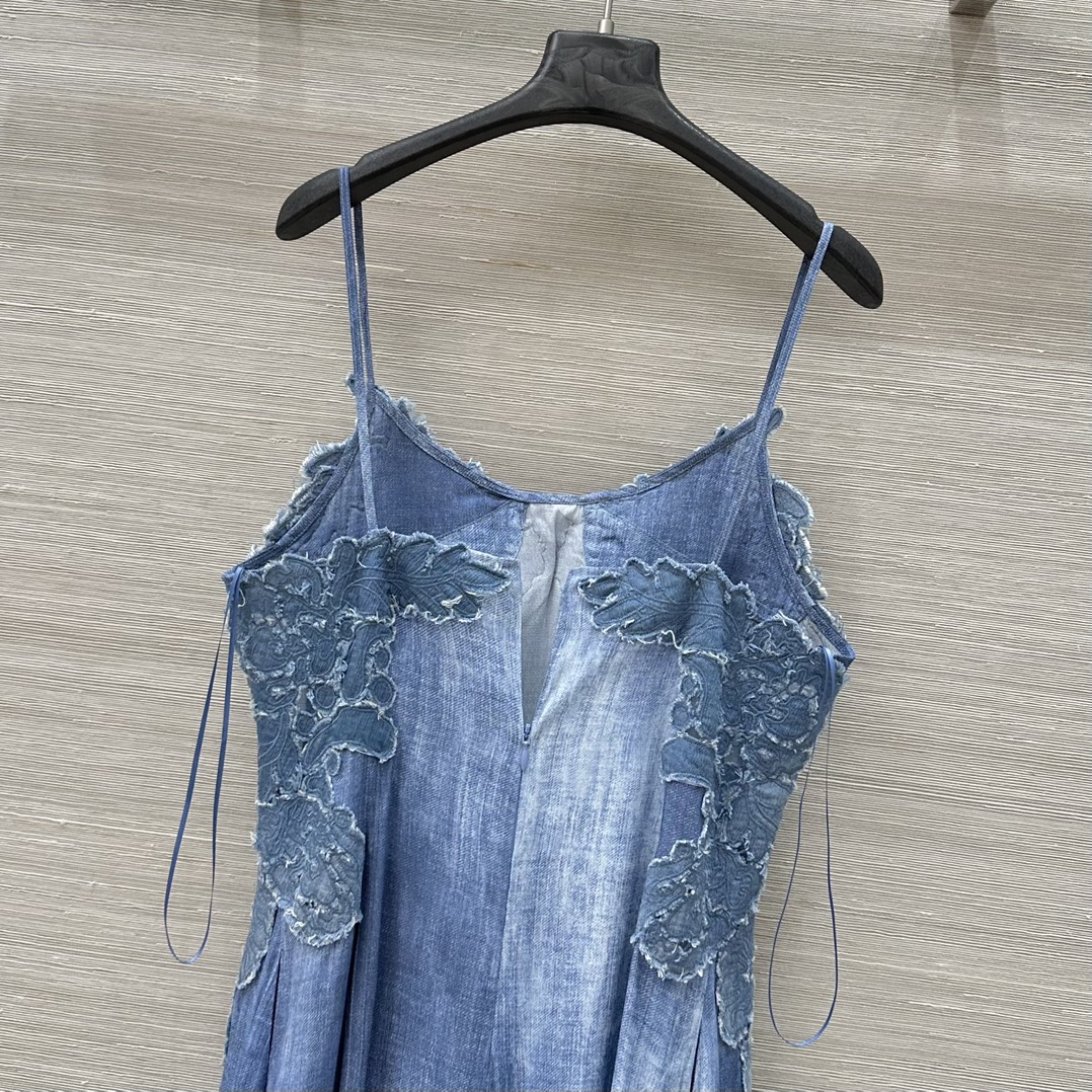 Exclusive Super-Pound Handiwork Cut Flowers Embroidery Dress – Quality and Elegance! - 图片 9