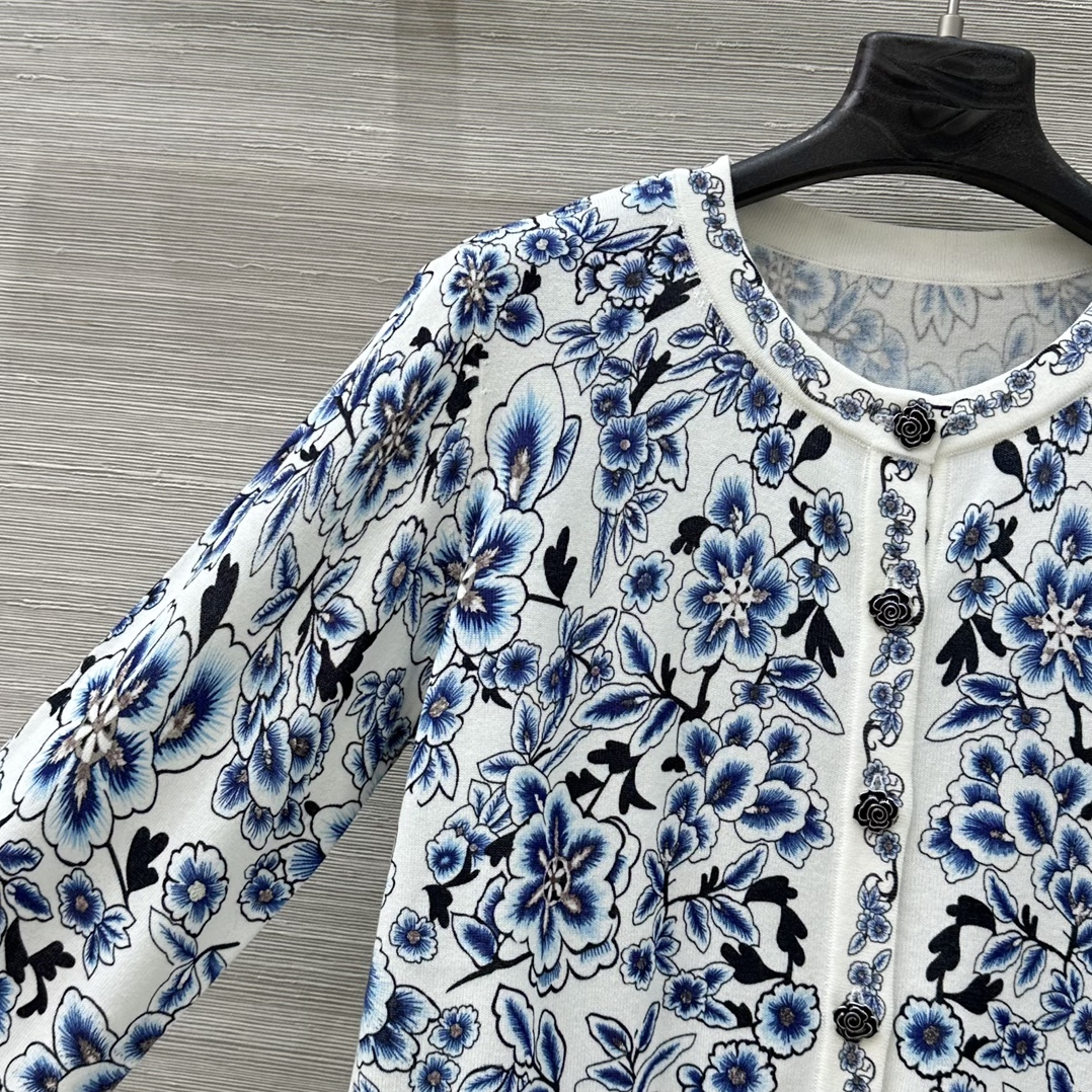 “Exclusive Launch: Alice & Olive’s 25 New Spring Vacation Shirts in Premium Quality” - 图片 3