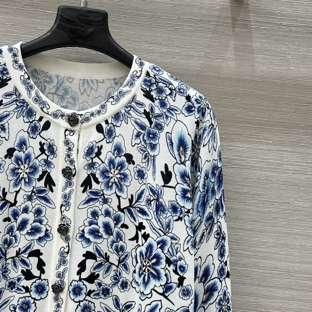 “Exclusive Launch: Alice & Olive’s 25 New Spring Vacation Shirts in Premium Quality” - 图片 4