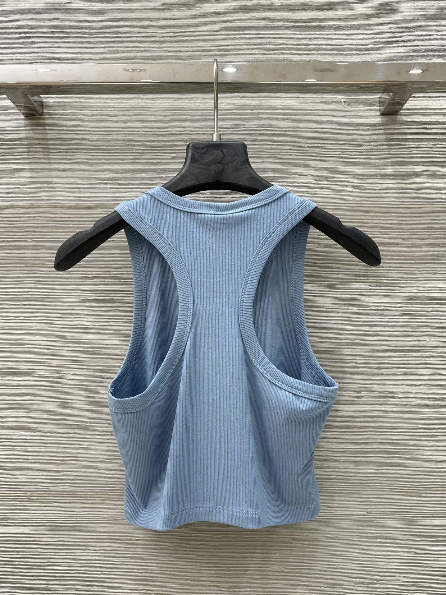 Stylish One-Size-Fits-All Female Outfit: P345 Super-Fired Vests in Four Colors - 图片 8