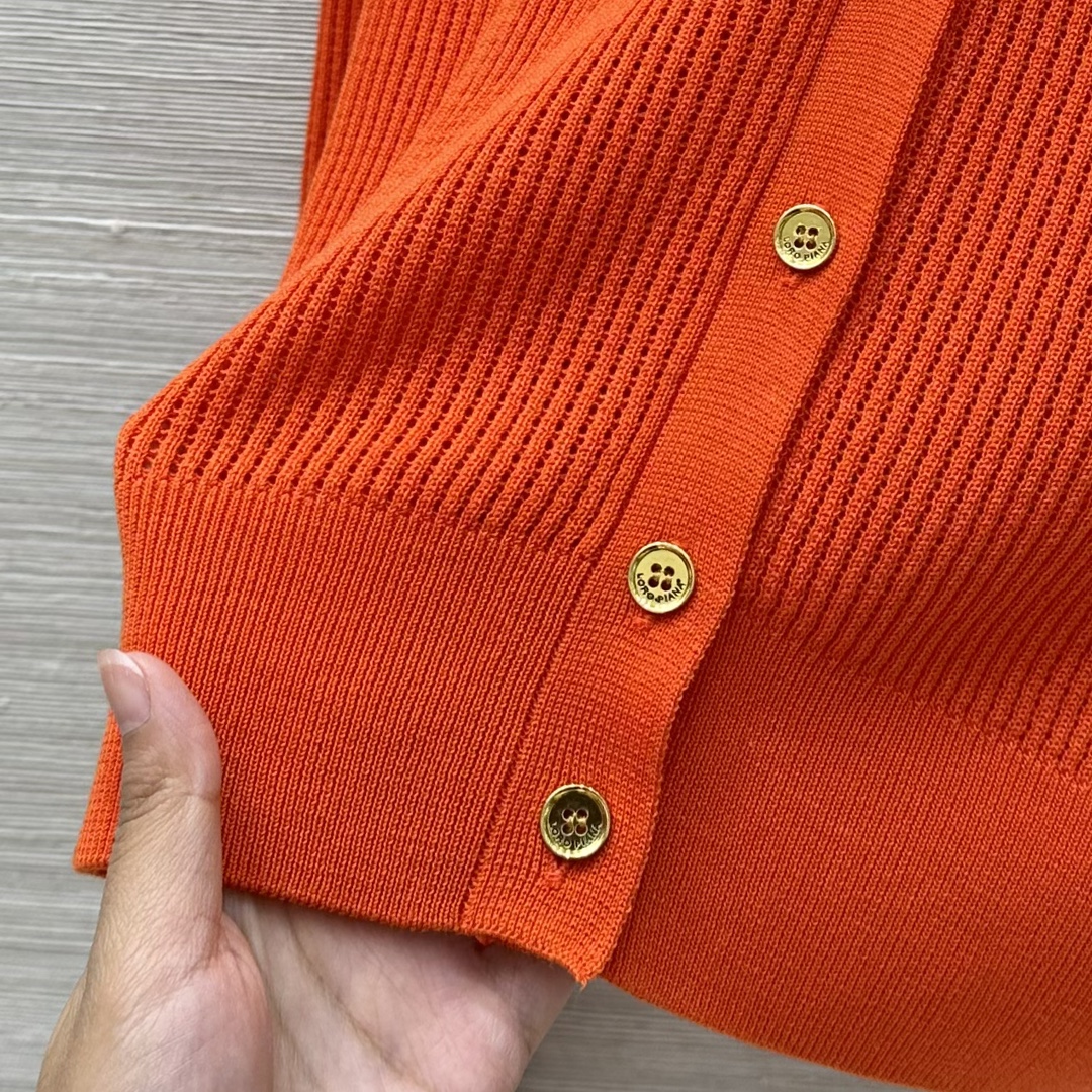 High-End One-Size-Fits-All Woman’s Lp Sweater with Retro Metal Buttons - 图片 7