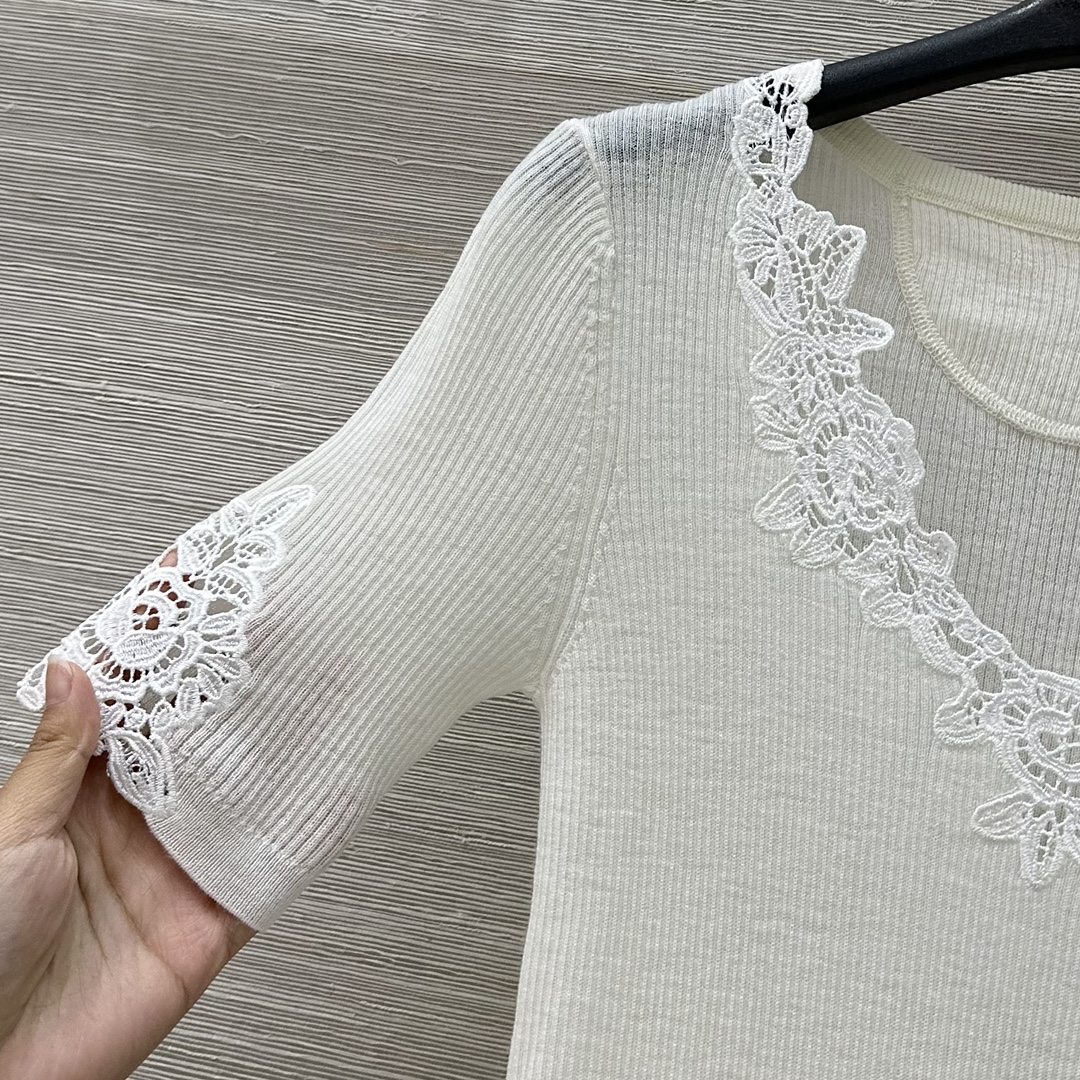 “Exclusive Female Suit P667: High-Level Lace Design, Cozy Fit, Strongly Recommended” - 图片 3
