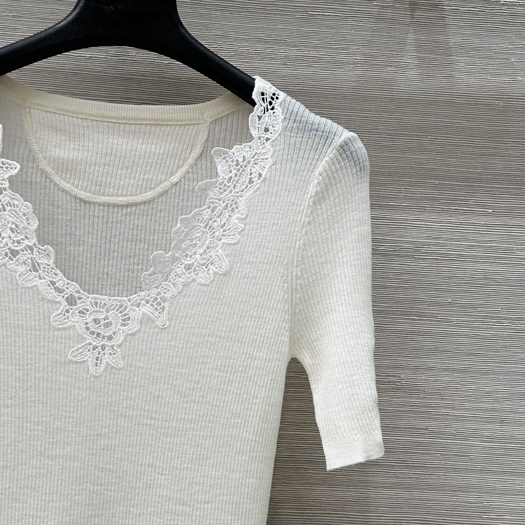 “Exclusive Female Suit P667: High-Level Lace Design, Cozy Fit, Strongly Recommended” - 图片 4