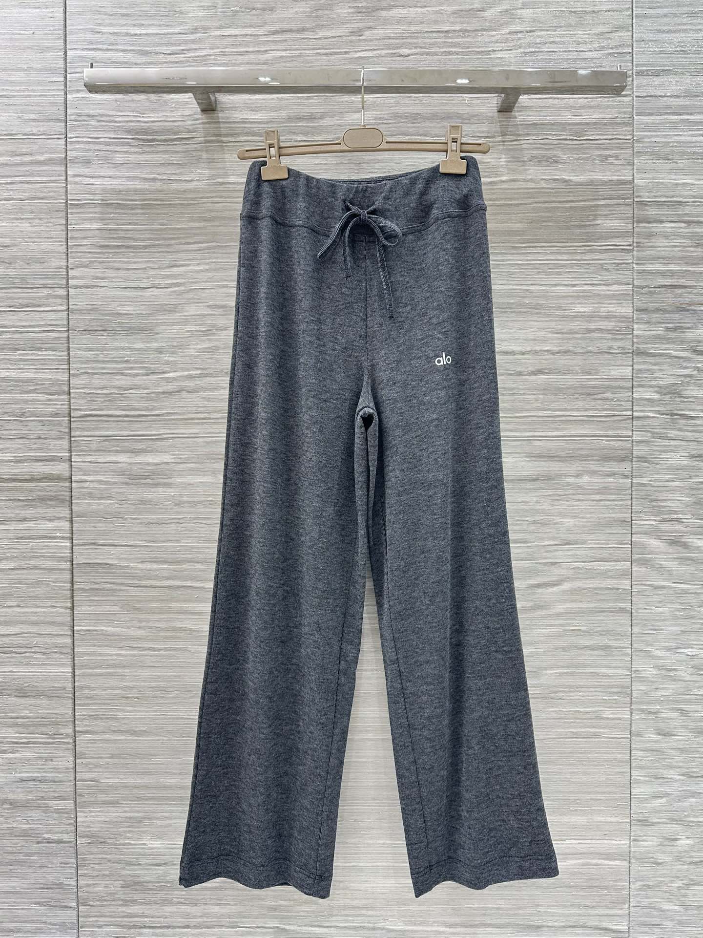 Alo 25 Spring-Summer New Female Suit: Lazy, Stylish, and Comfortable Tailored Fabric