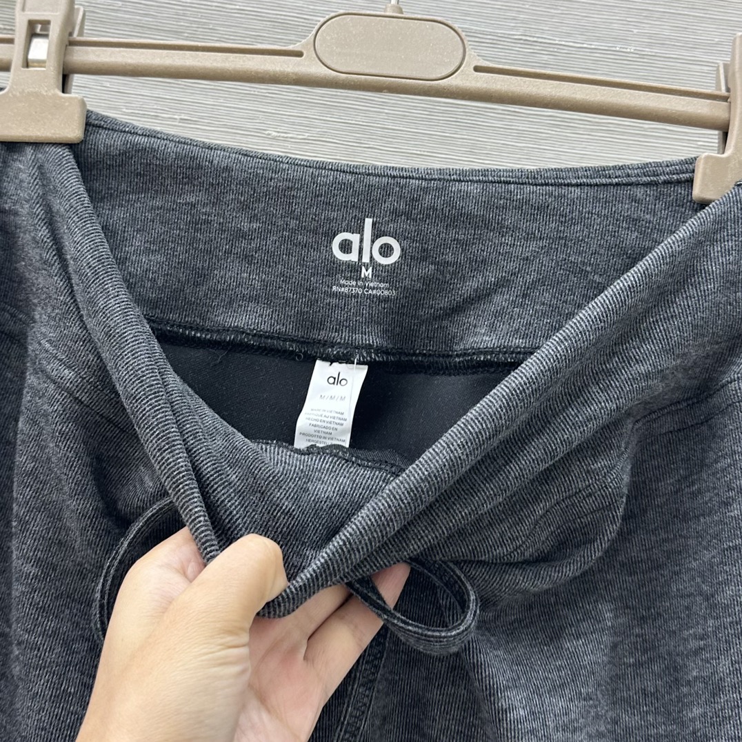 Alo 25 Spring-Summer New Female Suit: Lazy, Stylish, and Comfortable Tailored Fabric - 图片 4